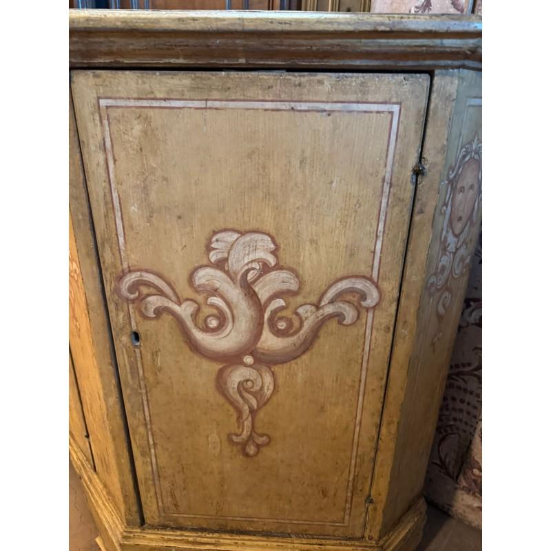 credenza bassa 4 ante, laccate e dipinta con figurini, italia (18. Jahrhundert und früher) im Angebot