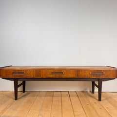 Niedrige dänische Kommode aus Palisanderholz im skandinavischen Modern-Stil, 1960er Jahre
