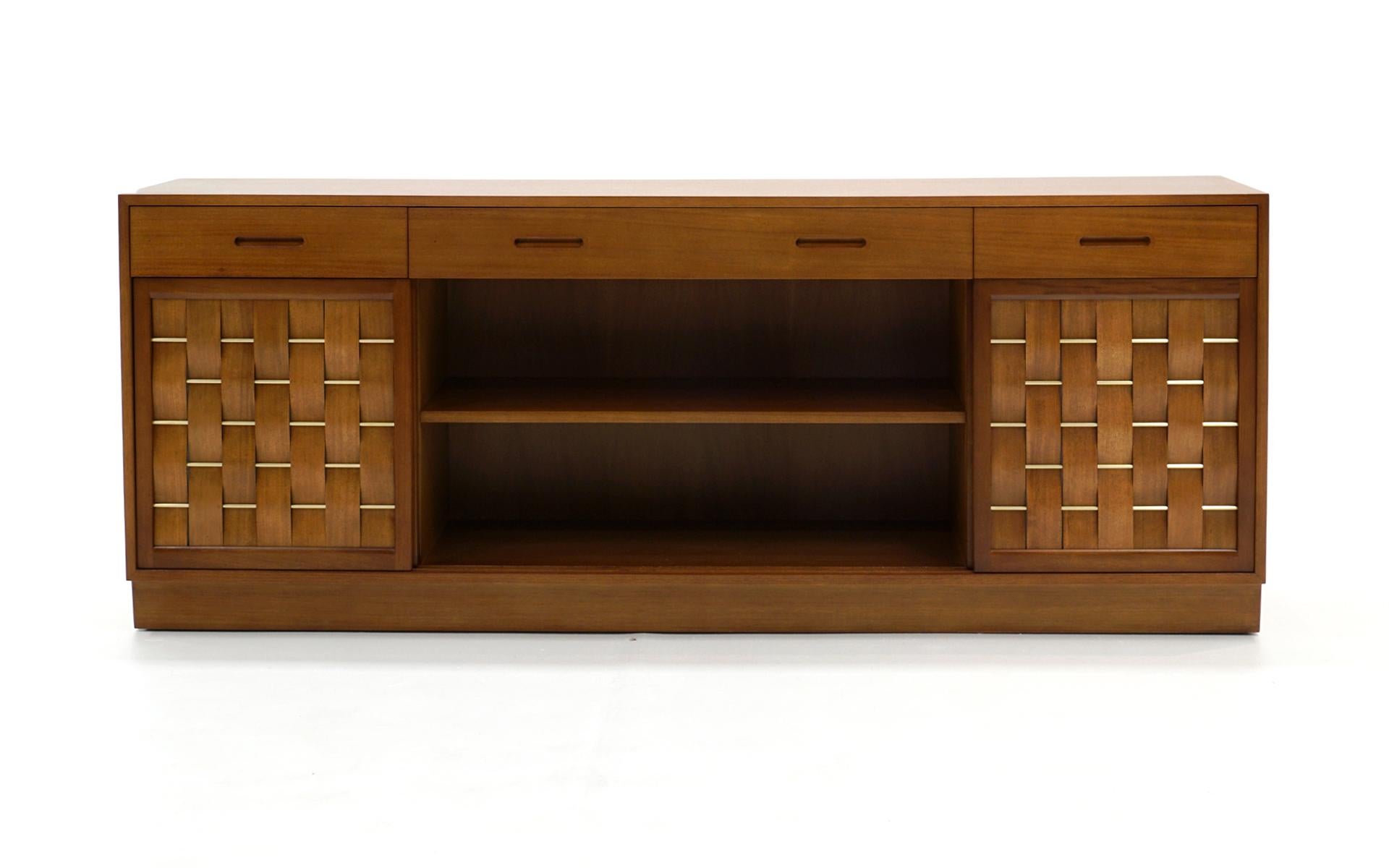 Credenza by Edward Wormley for Dunbar, Mahogany and Brass, Fully Restored 1