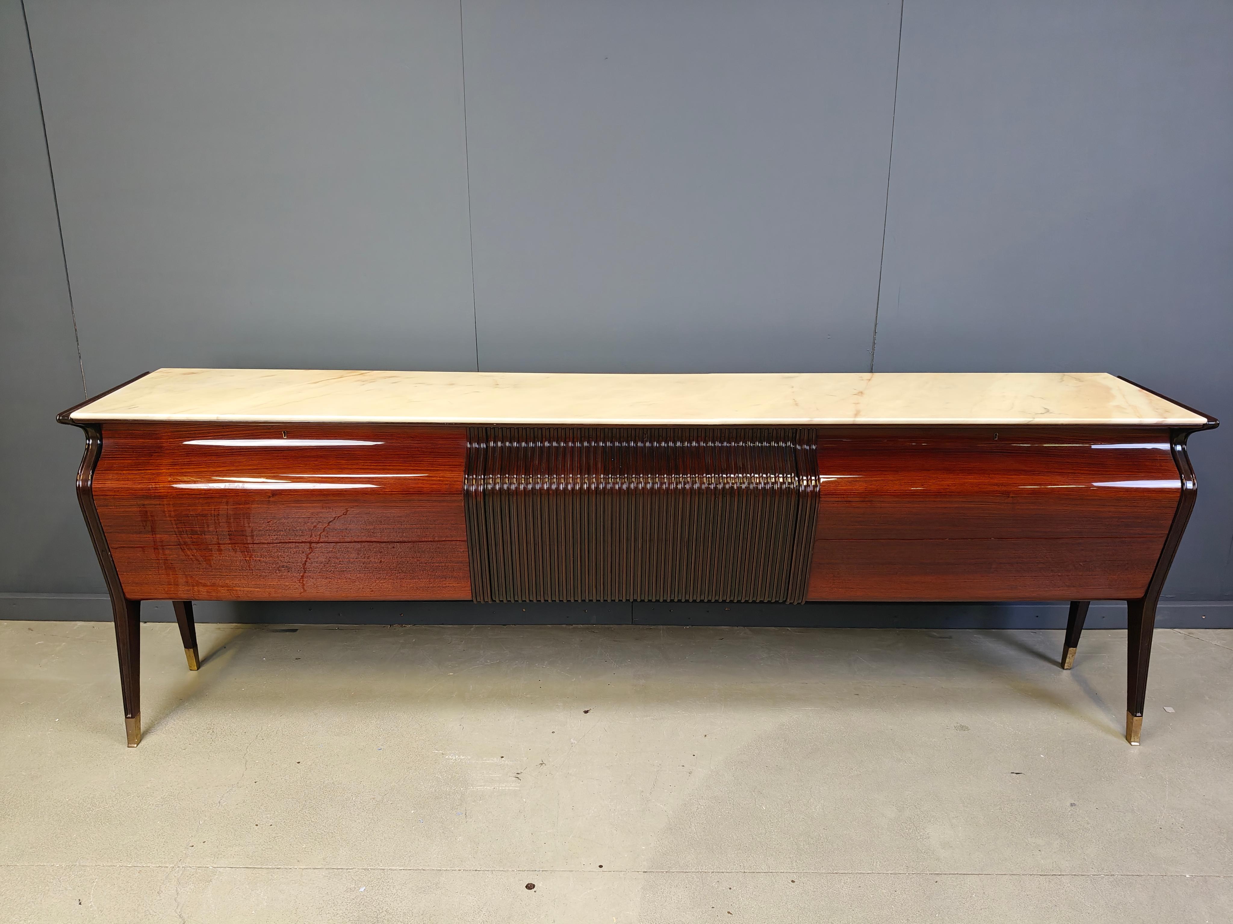 Ottone Credenza di Osvaldo Borsani per Atelier Borsani Varedo, anni '50 in vendita