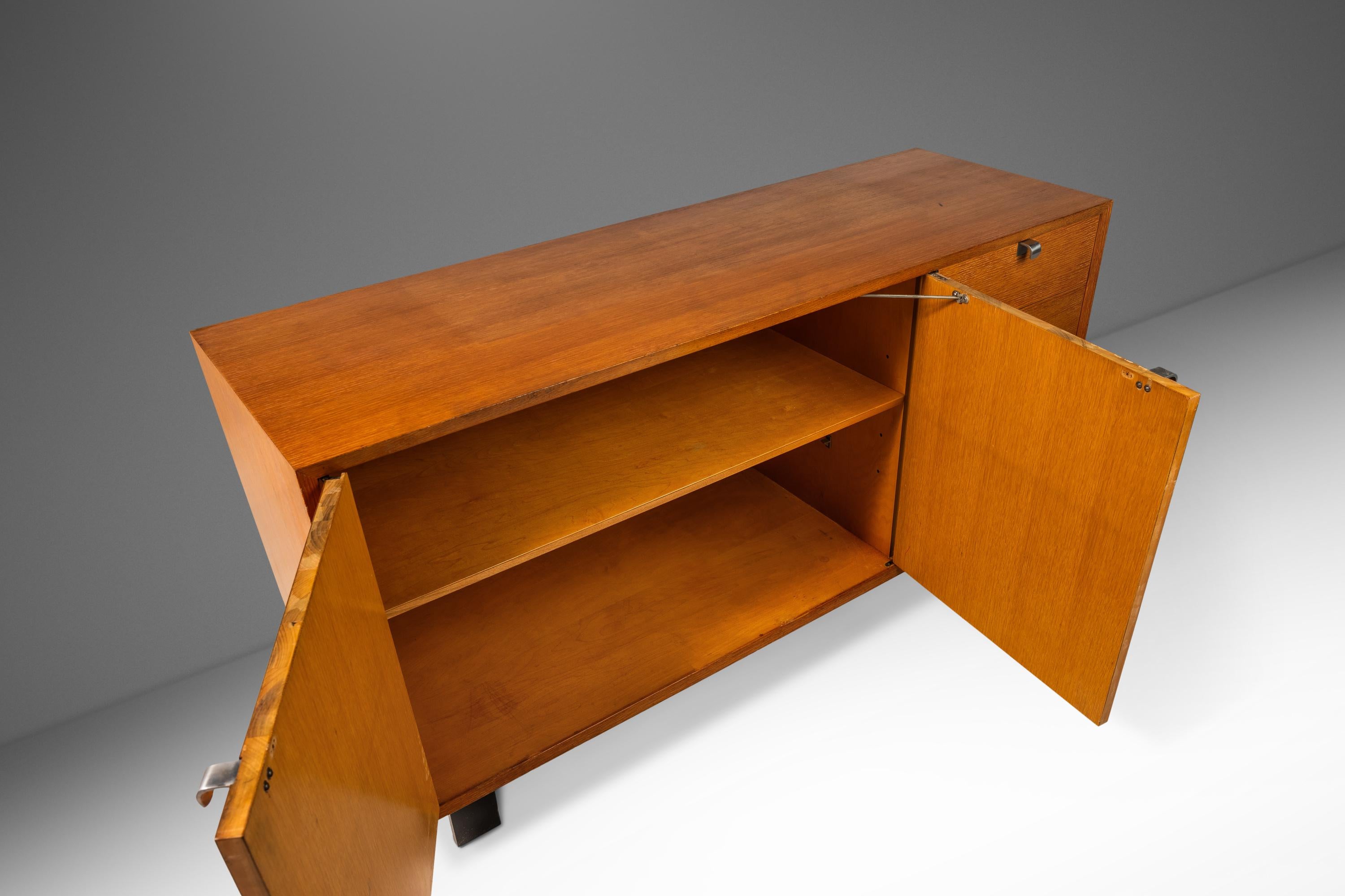 Crédence/armoire en chêne de George Nelson pour Herman Miller, États-Unis, vers les années 1950 en vente 4