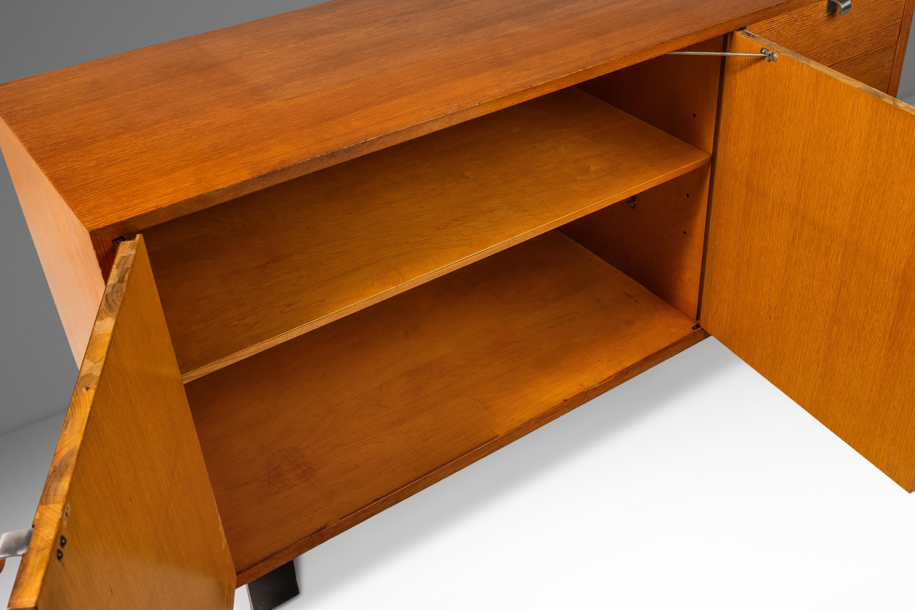 Crédence/armoire en chêne de George Nelson pour Herman Miller, États-Unis, vers les années 1950 en vente 6