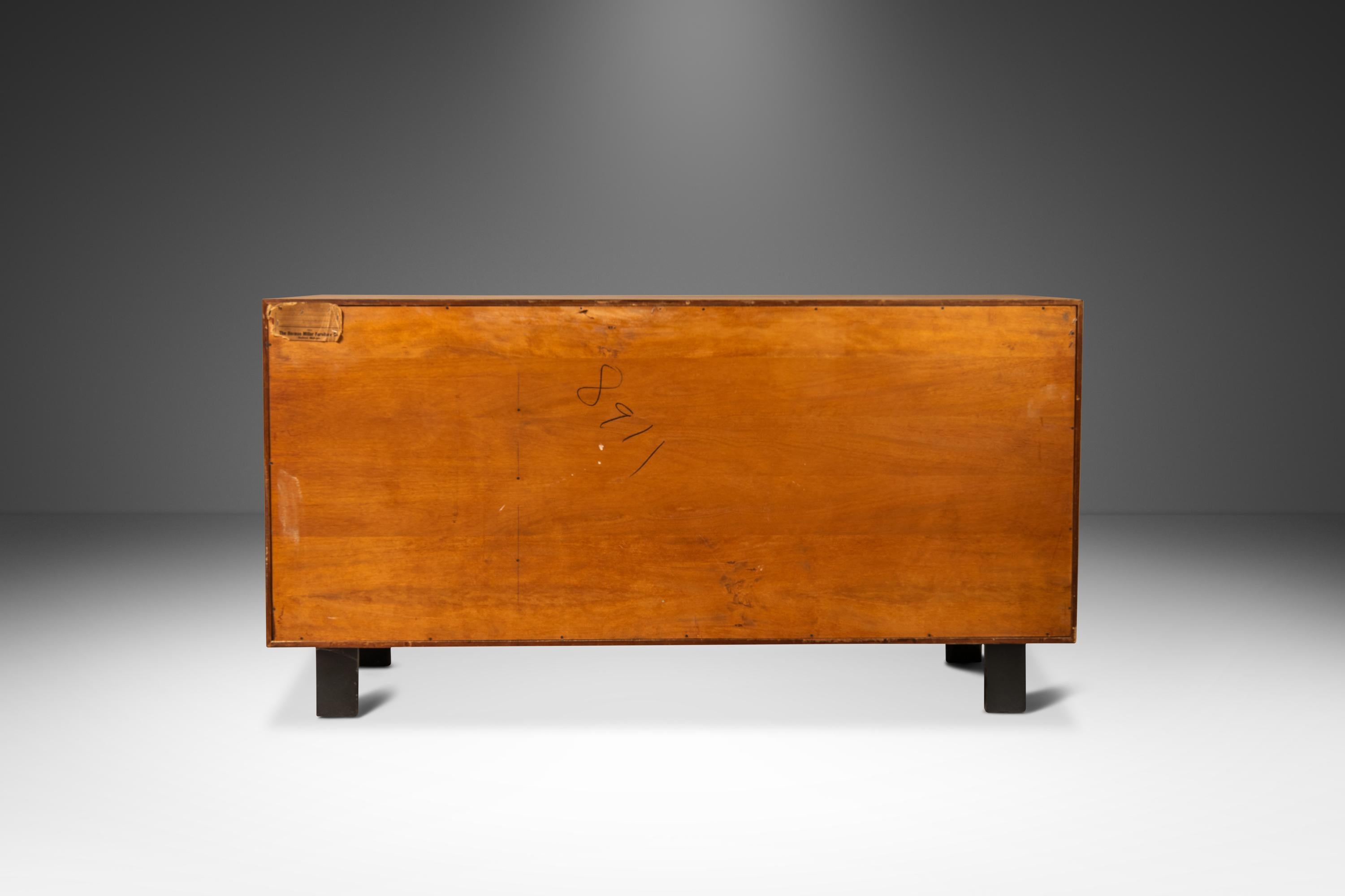 Crédence/armoire en chêne de George Nelson pour Herman Miller, États-Unis, vers les années 1950 Bon état - En vente à Deland, FL