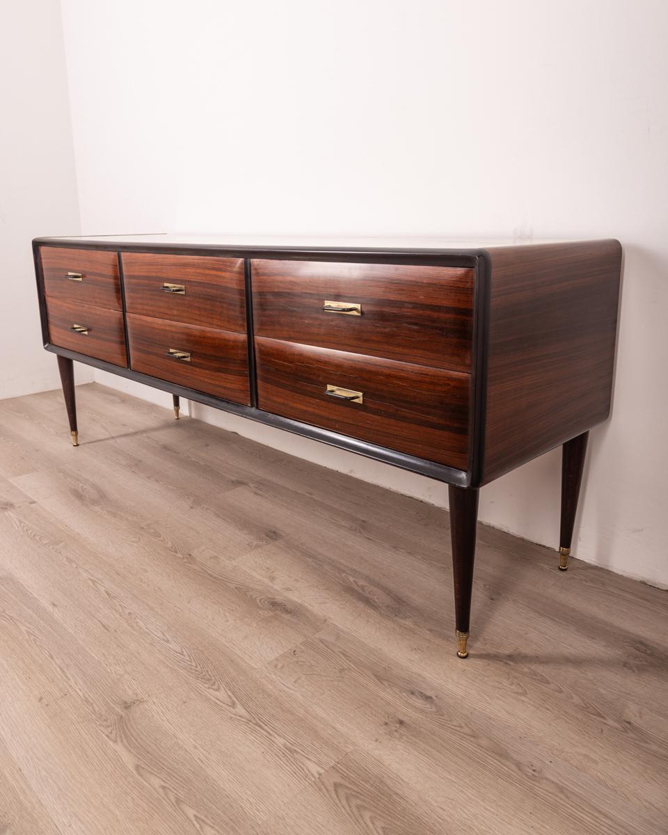 Italian design 1960s vintage rosewood and glass chest of drawers sideboard For Sale 7