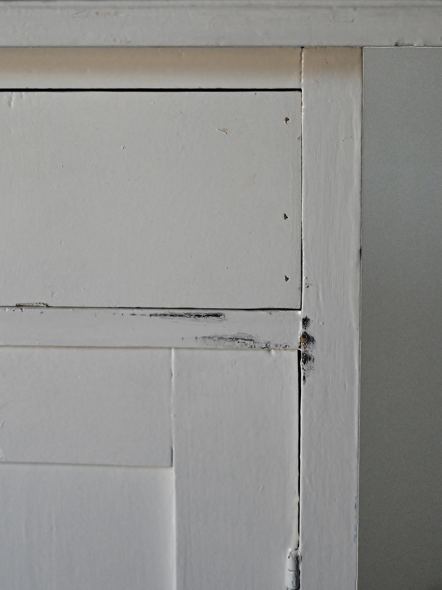 White Deco sideboard For Sale 3