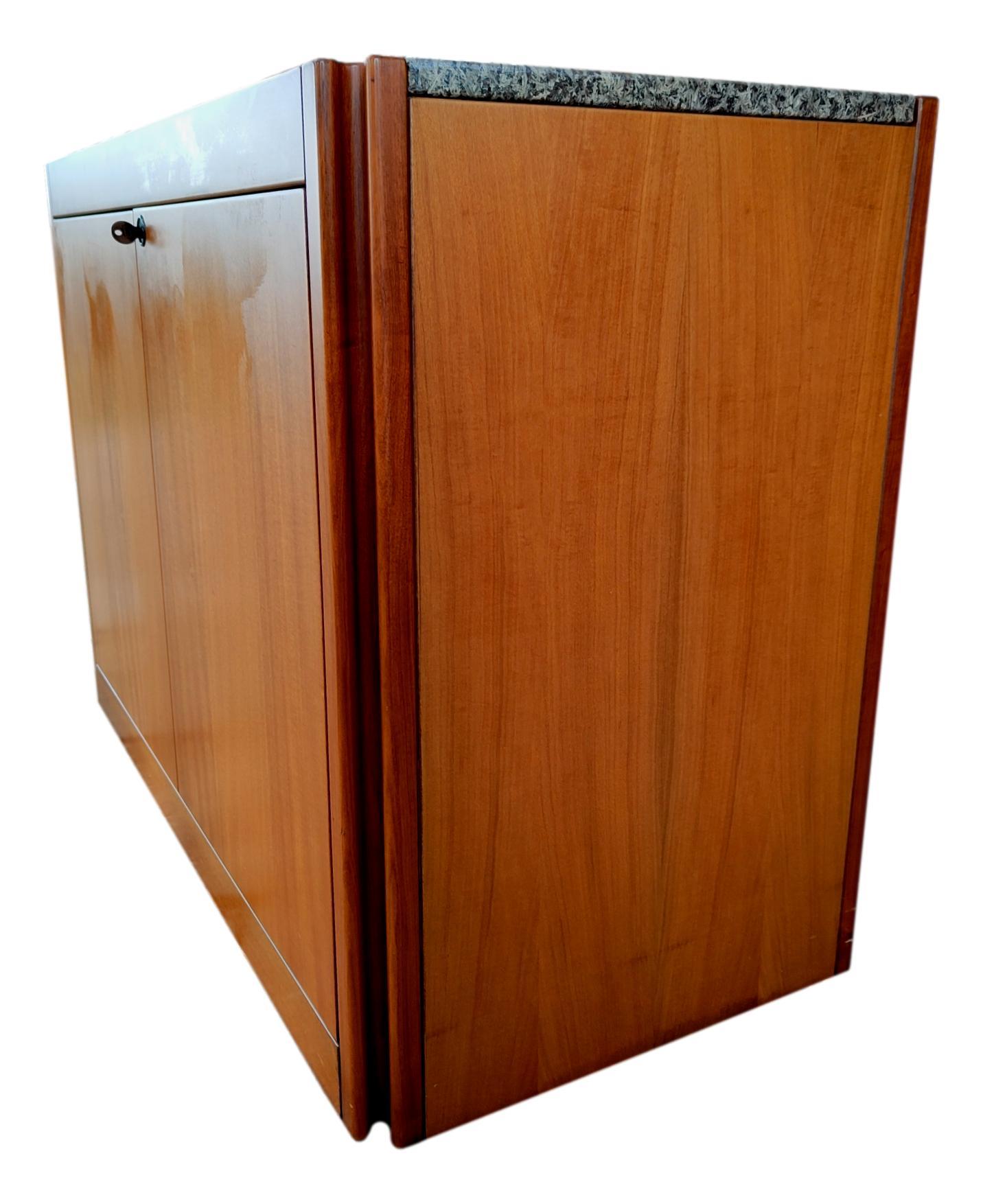 credenza design angelo mangiarotti for molteni 1960 In Good Condition For Sale In taranto, IT