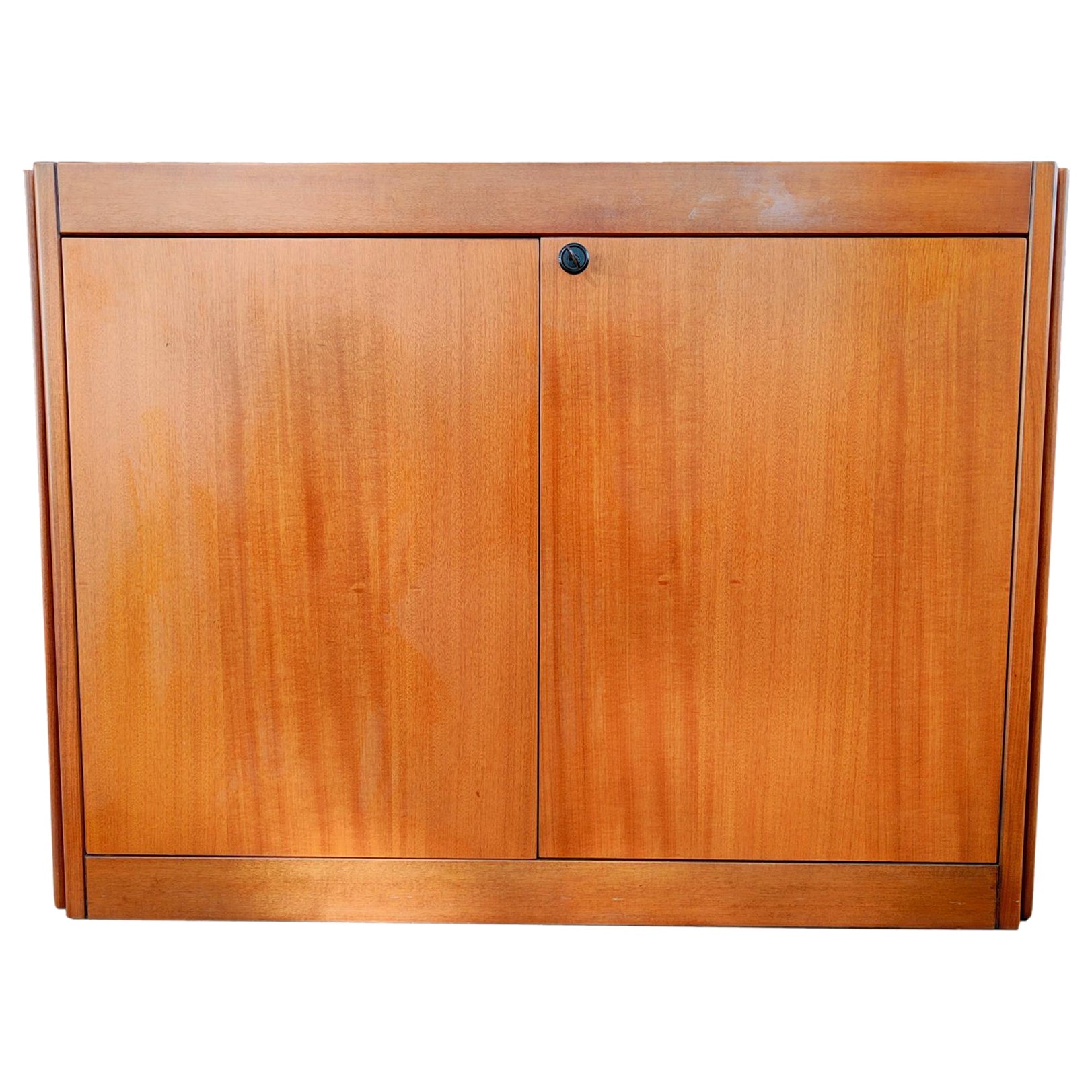 credenza diseño angelo mangiarotti para molteni 1960