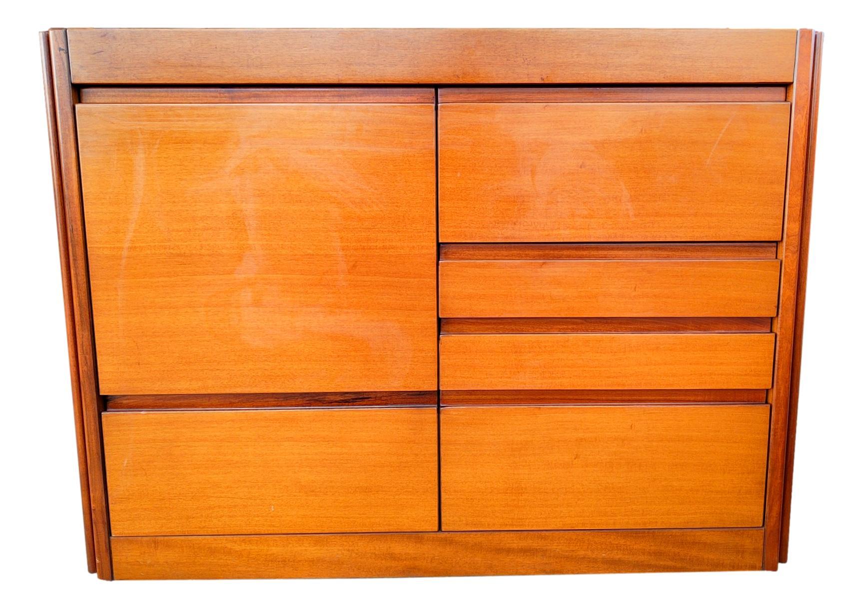 Mid-Century Modern credenza design angelo mangiarotti for molteni 1960, second speciment For Sale