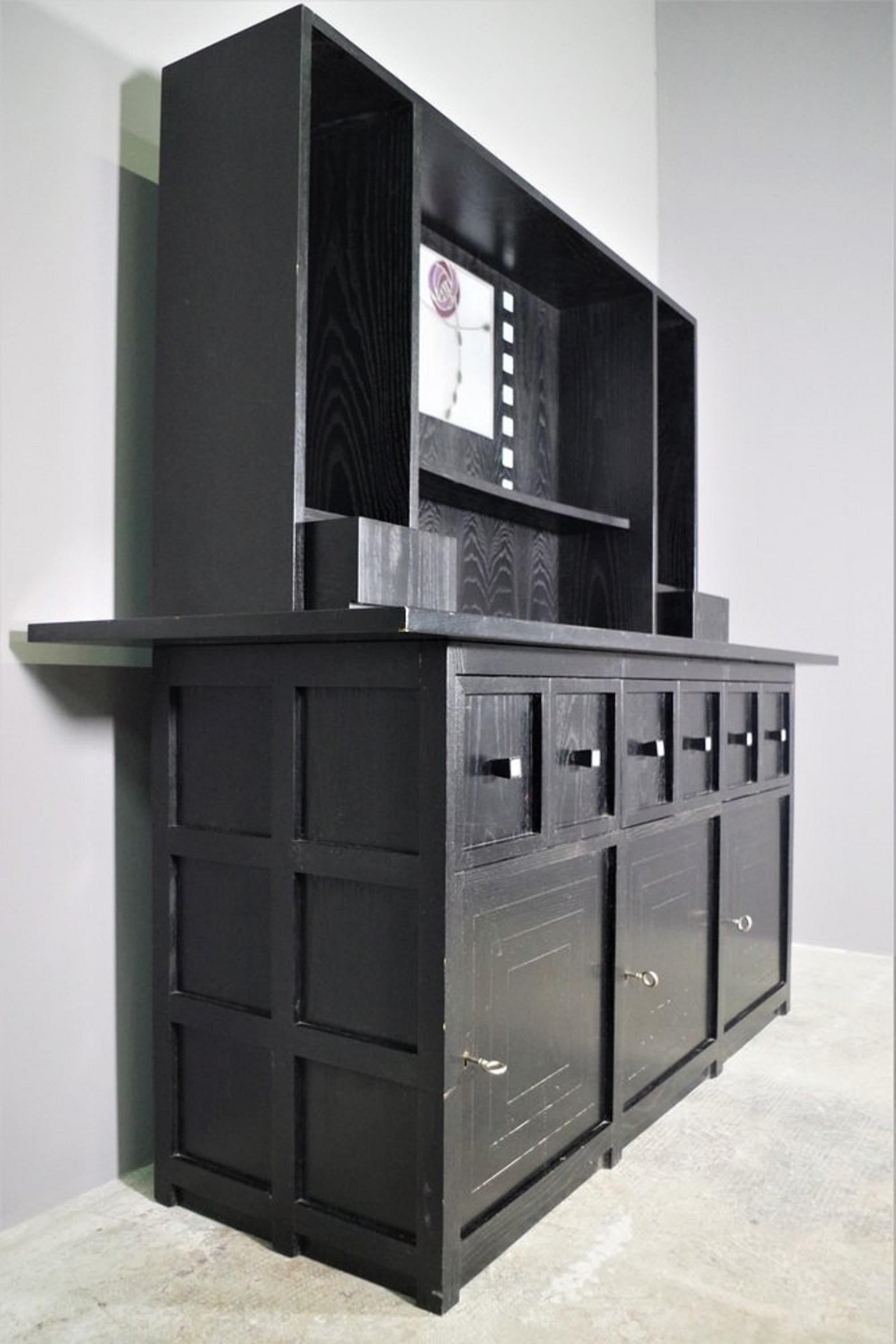 Aparador de Charles Rennie Mackintosh, Años 80 Moderno en venta