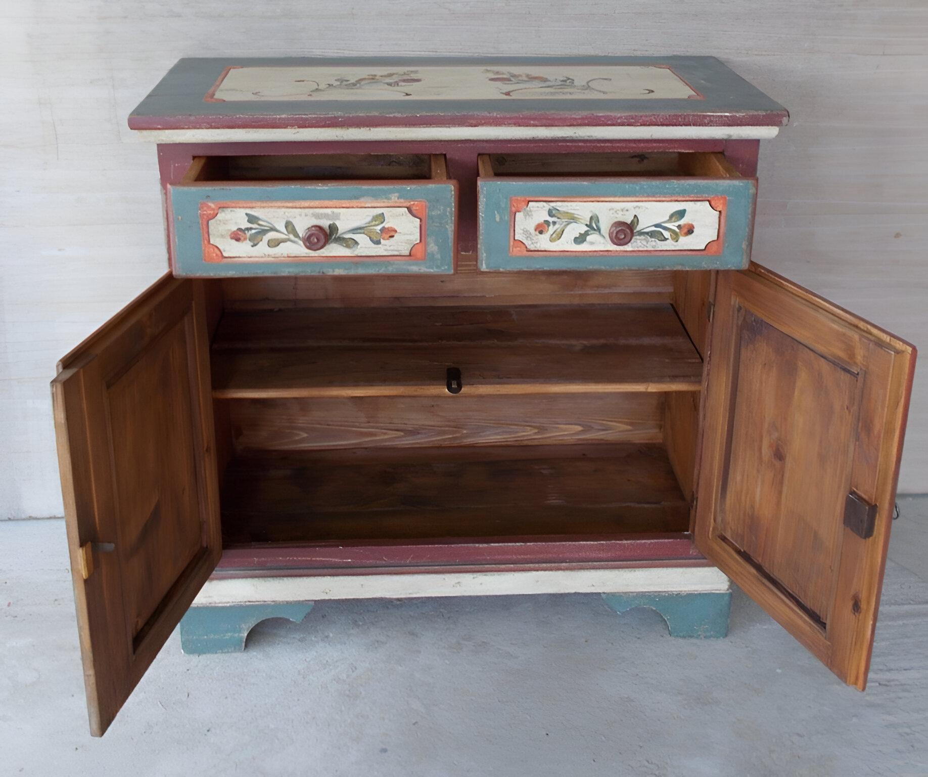 Italian Painted sideboard from the early 1900s For Sale