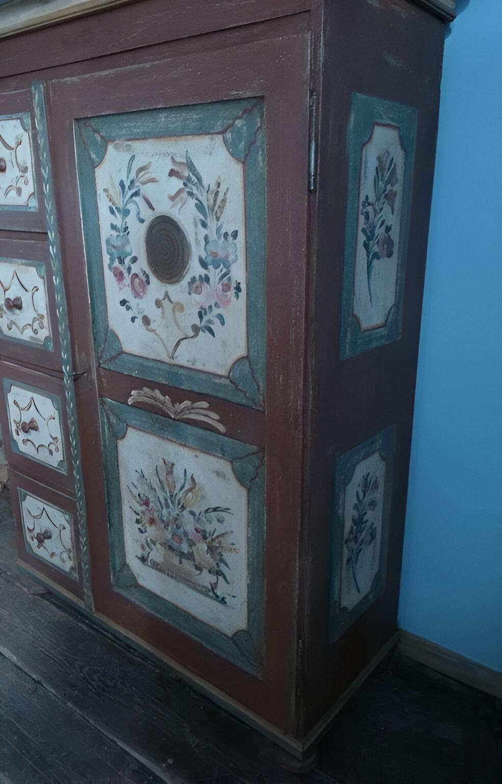 Italian Decorated pantry cupboard, mid-19th century For Sale
