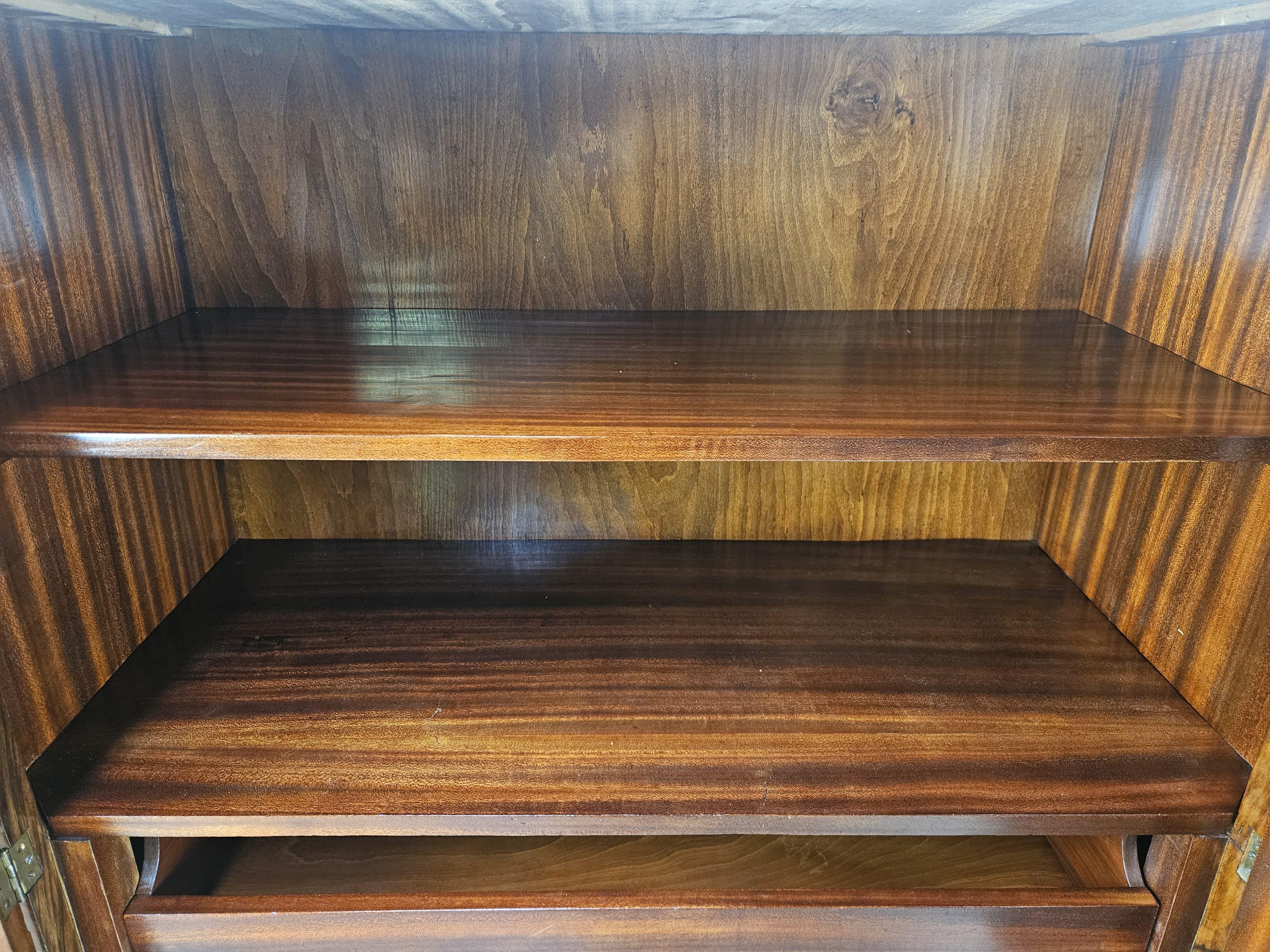 French Art Deco sideboard two doors in mahogany burl 1930s 5