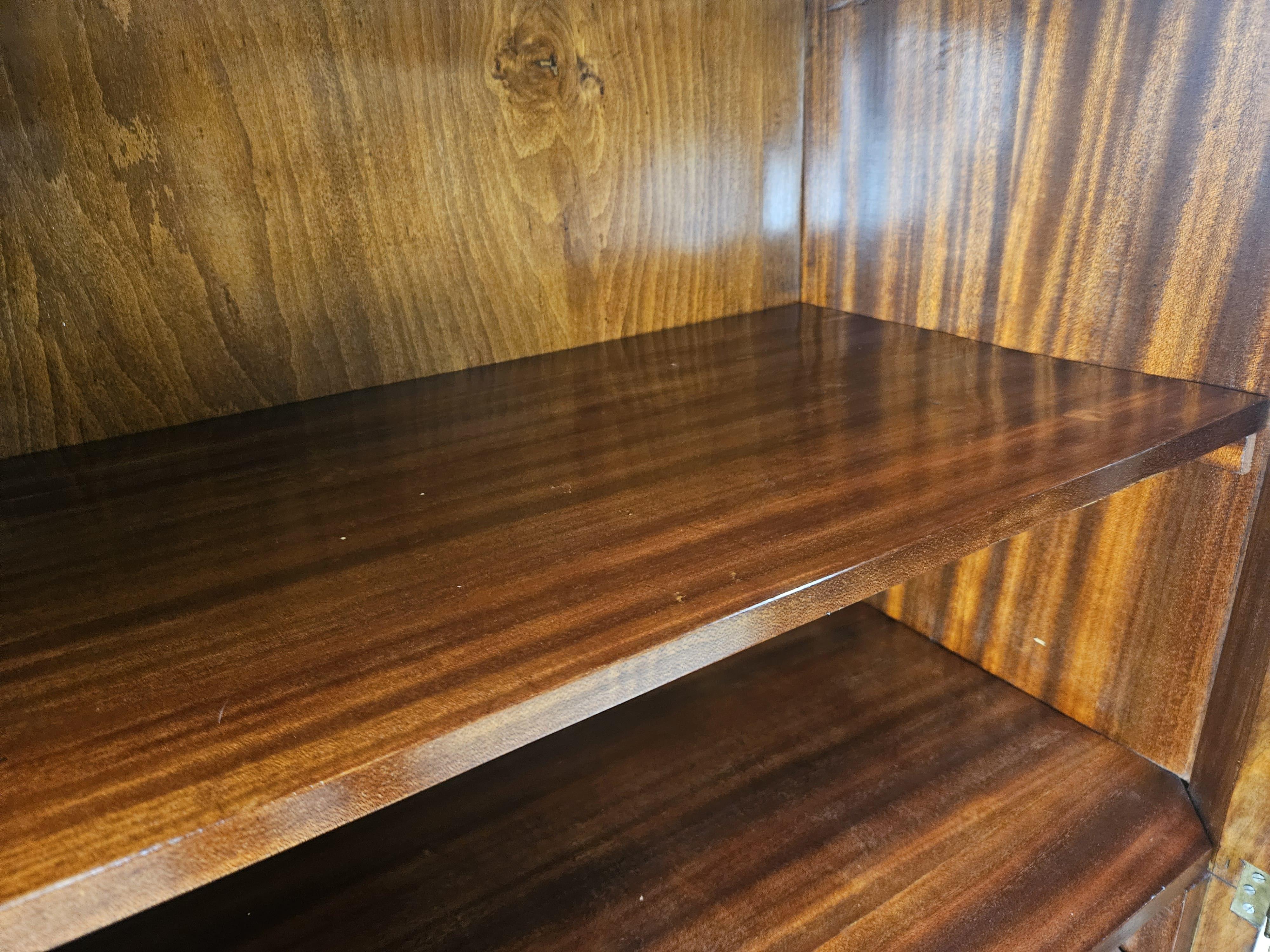 French Art Deco sideboard two doors in mahogany burl 1930s 7