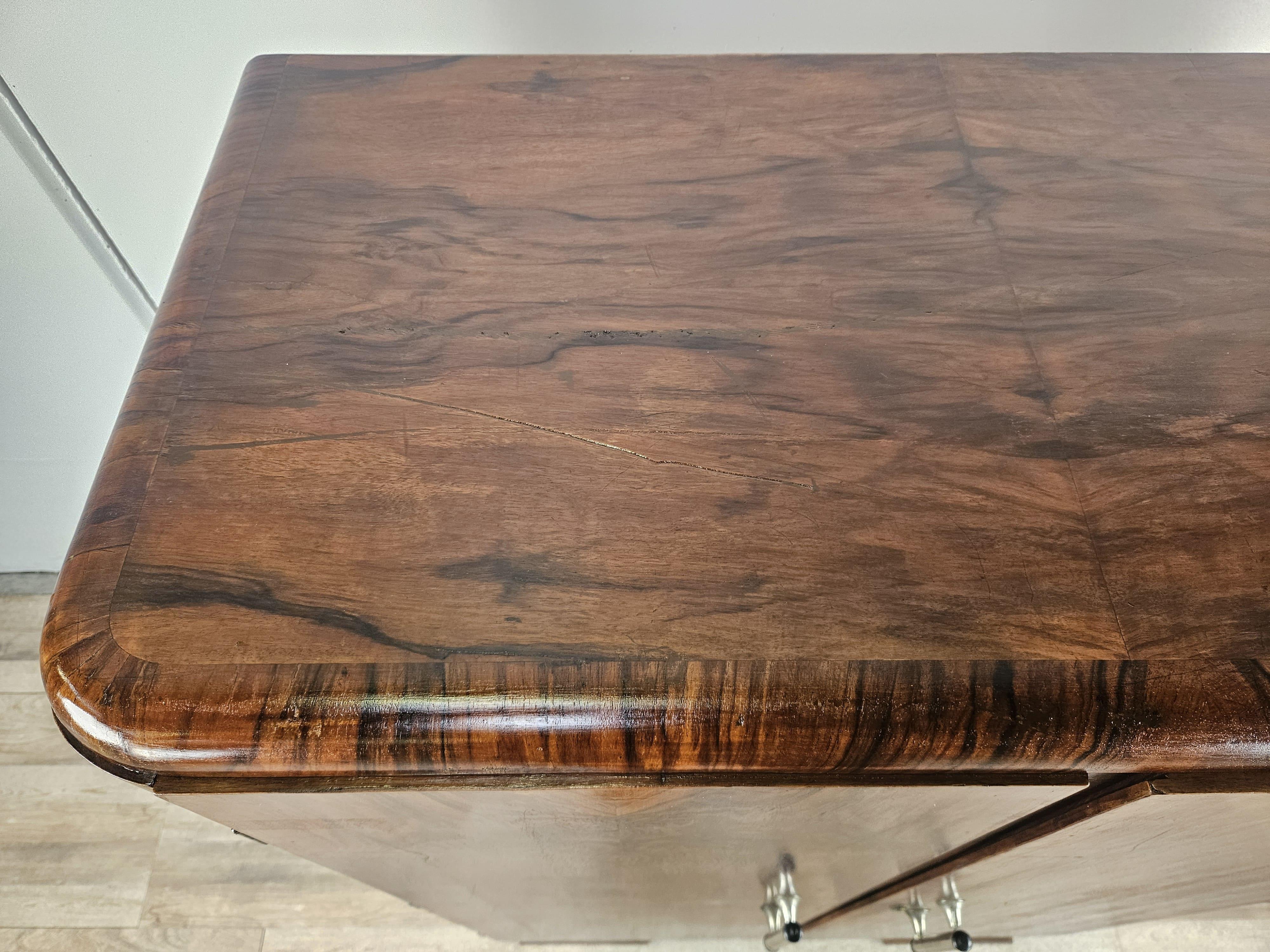 French Art Deco sideboard two doors in mahogany burl 1930s In Good Condition In Premariacco, IT