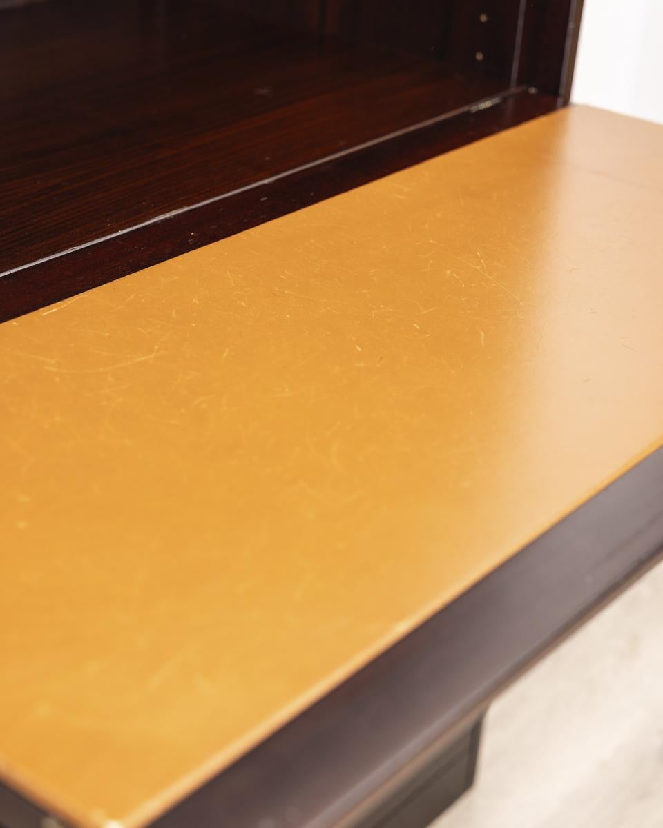 1960er Jahre Highboard-Holzanrichte, entworfen von Mangiarotti für Molteni im Angebot 2