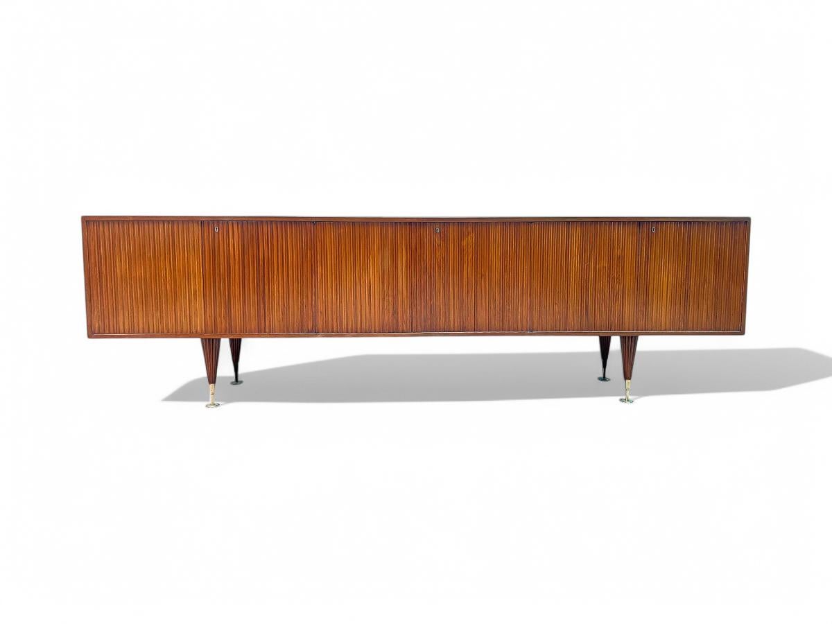 Credenza in Caviuna Wood by Giuseppe Scapinelli, c. 1950s For Sale 8