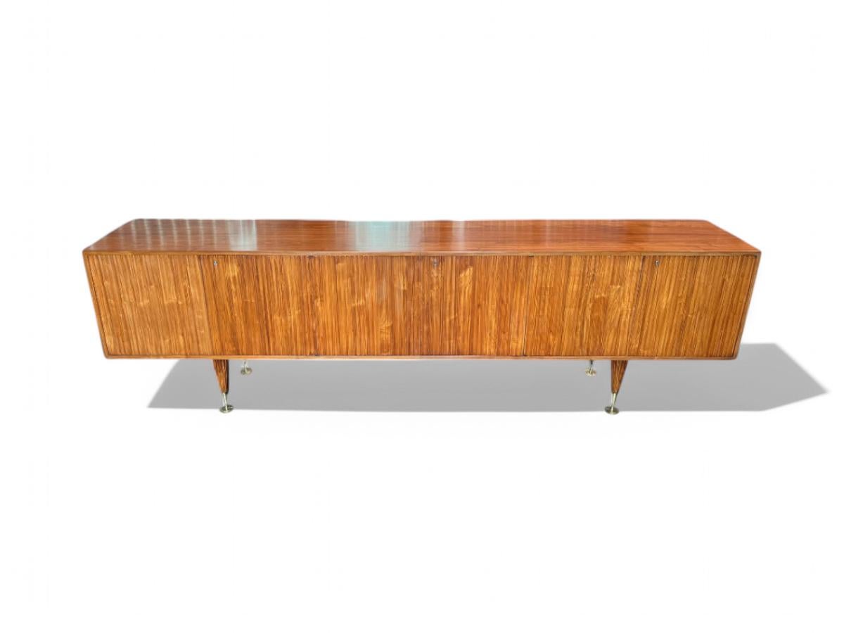 Brazilian Credenza in Caviuna Wood by Giuseppe Scapinelli, c. 1950s For Sale