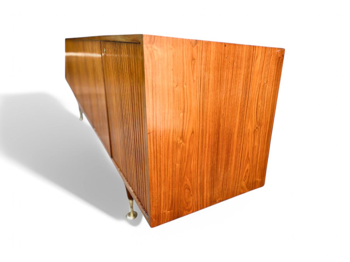Credenza in Caviuna Wood by Giuseppe Scapinelli, c. 1950s In Good Condition For Sale In New York, NY