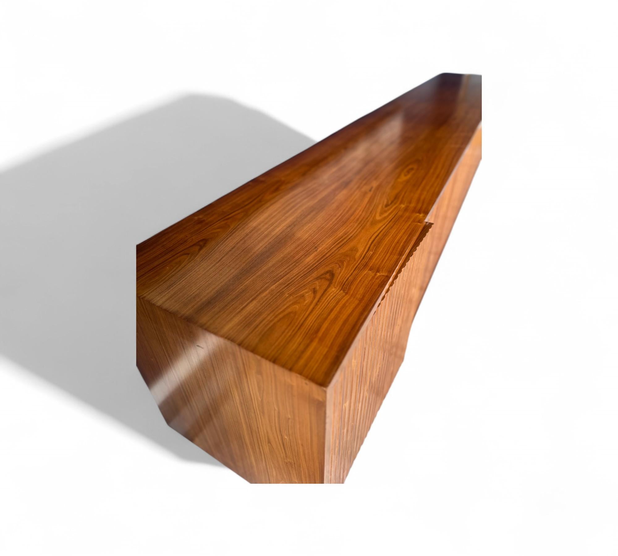 Anrichte aus Caviuna-Holz von Giuseppe Scapinelli, ca. 1950er Jahre (Messing) im Angebot