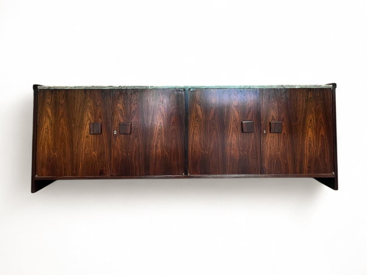 Brasiliano Credenza in legno duro attribuita a Joaquim Tenreiro per Laubitsch & Hirth, anni '40 in vendita
