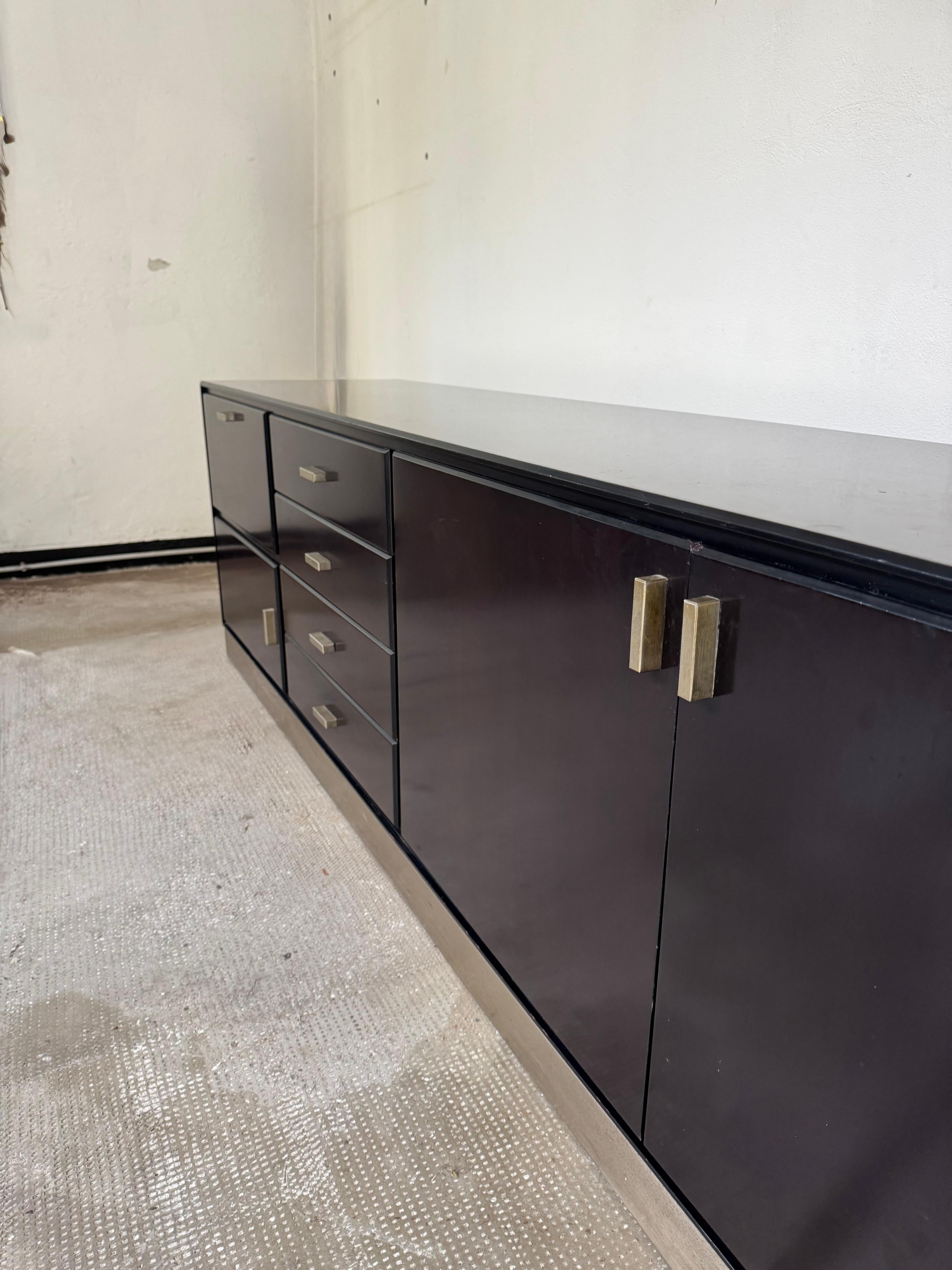Mid-Century moderno Credenza in legno e acciaio di Gianni Moscatelli per Formanova, Italia, anni ’70 in vendita