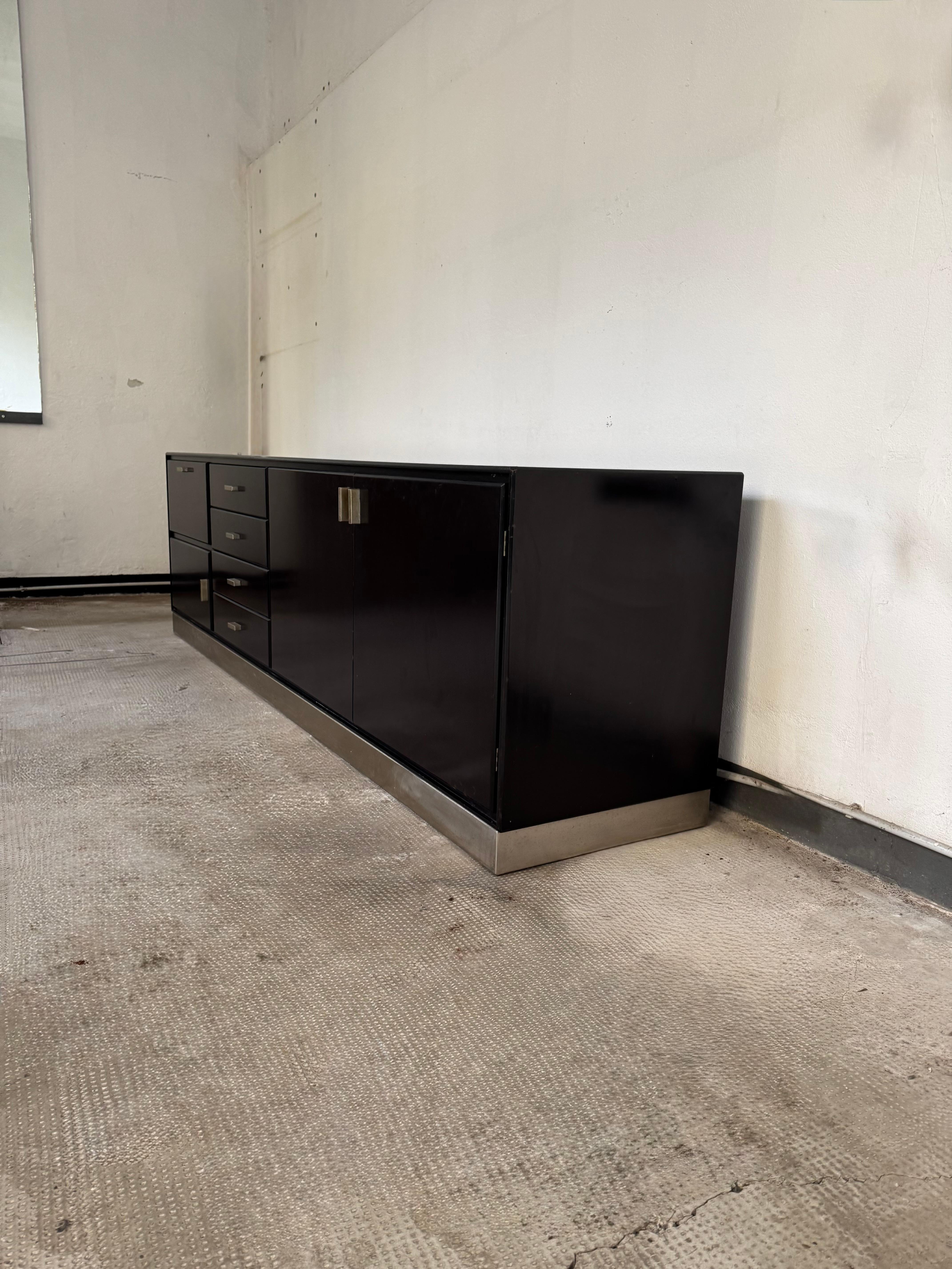 Credenza in legno e acciaio di Gianni Moscatelli per Formanova, Italia, anni ’70 in vendita 1