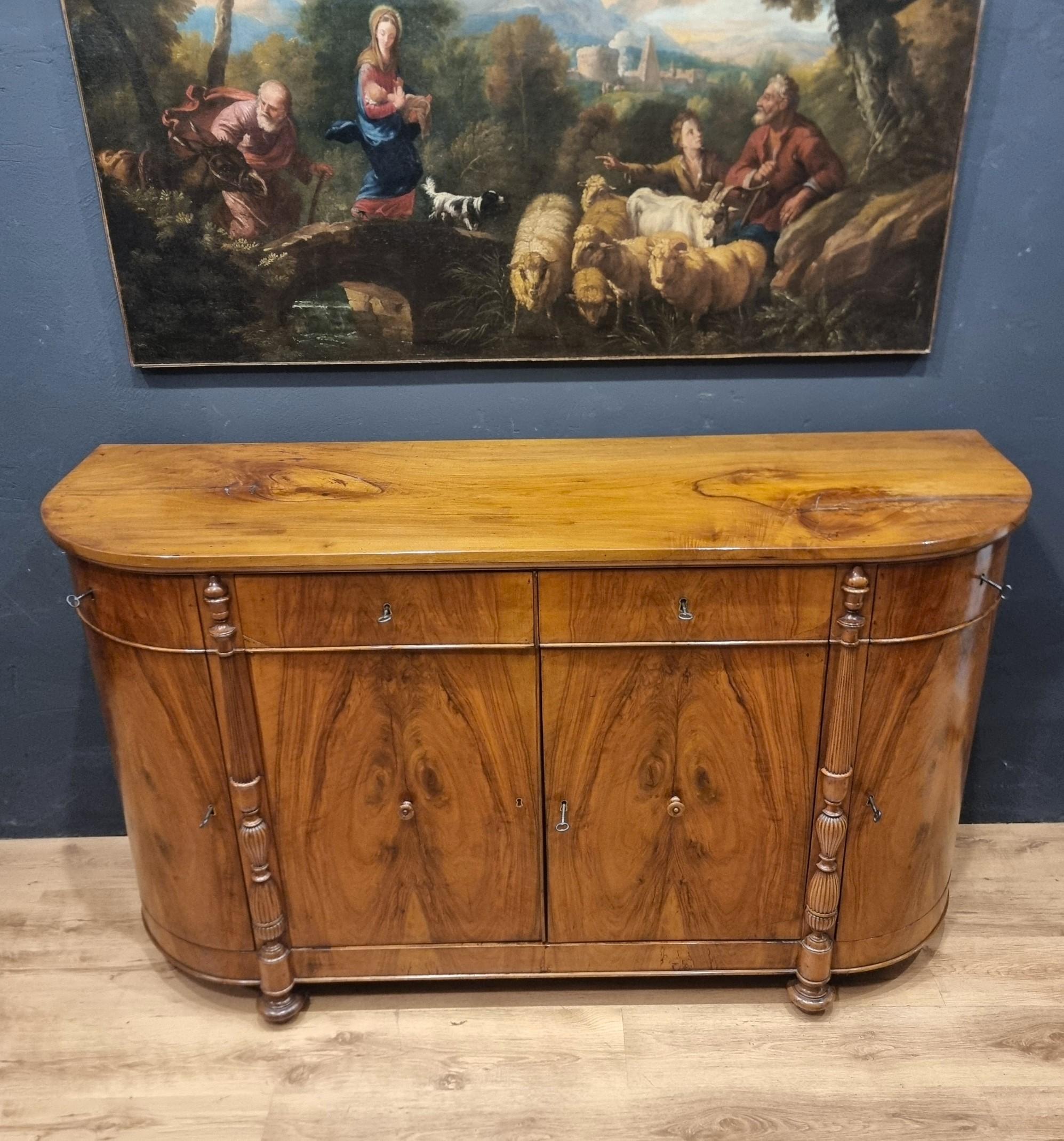 Buffet en noyer Charles X 1820 en vente 4