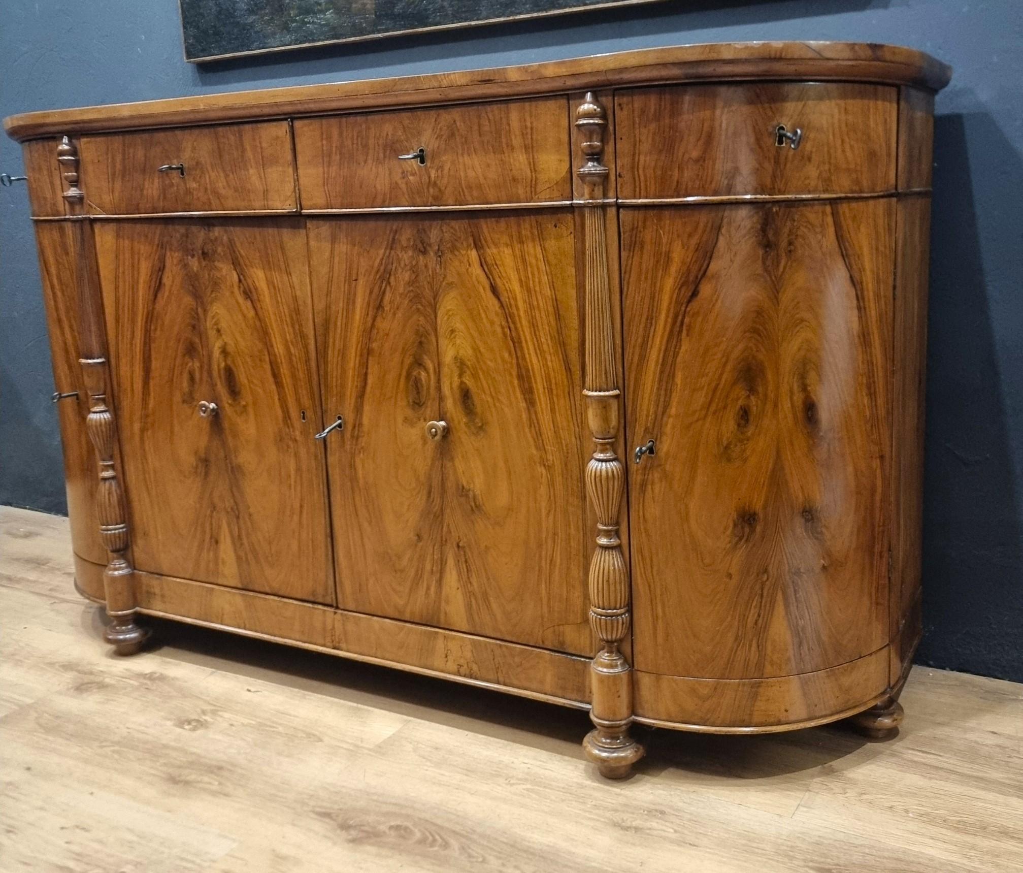 Buffet en noyer Charles X 1820 Bon état - En vente à Villa Verucchio, Emilia-Romagna