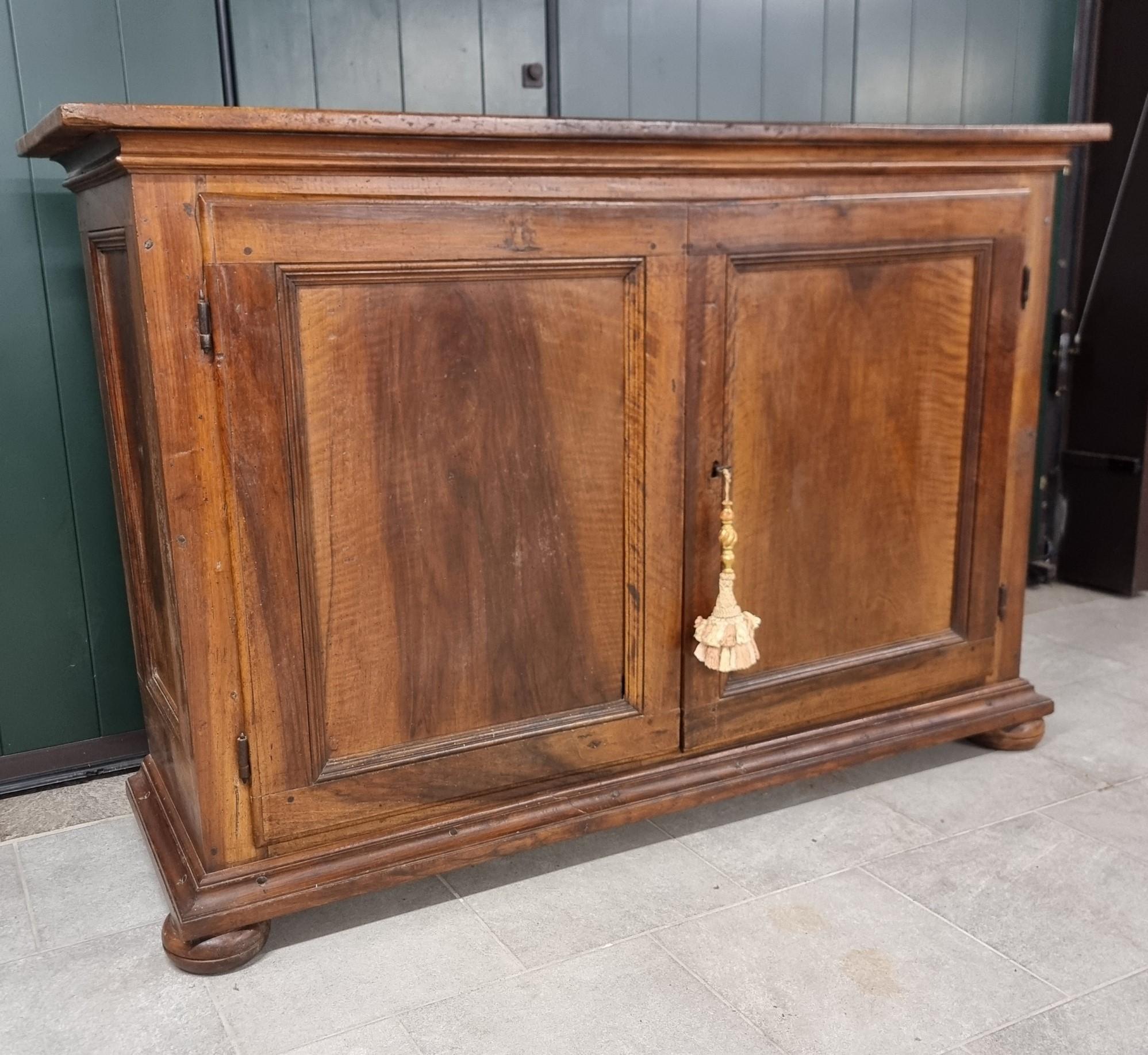 Credenza in noce del 600 Lombardo /Veneto grande misura in vendita 5
