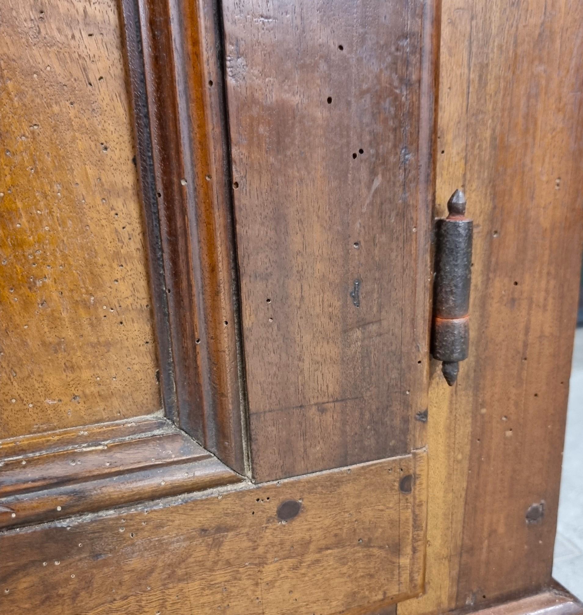 Italian Credenza in noce del 600 Lombardo /Veneto grande misura in vendita