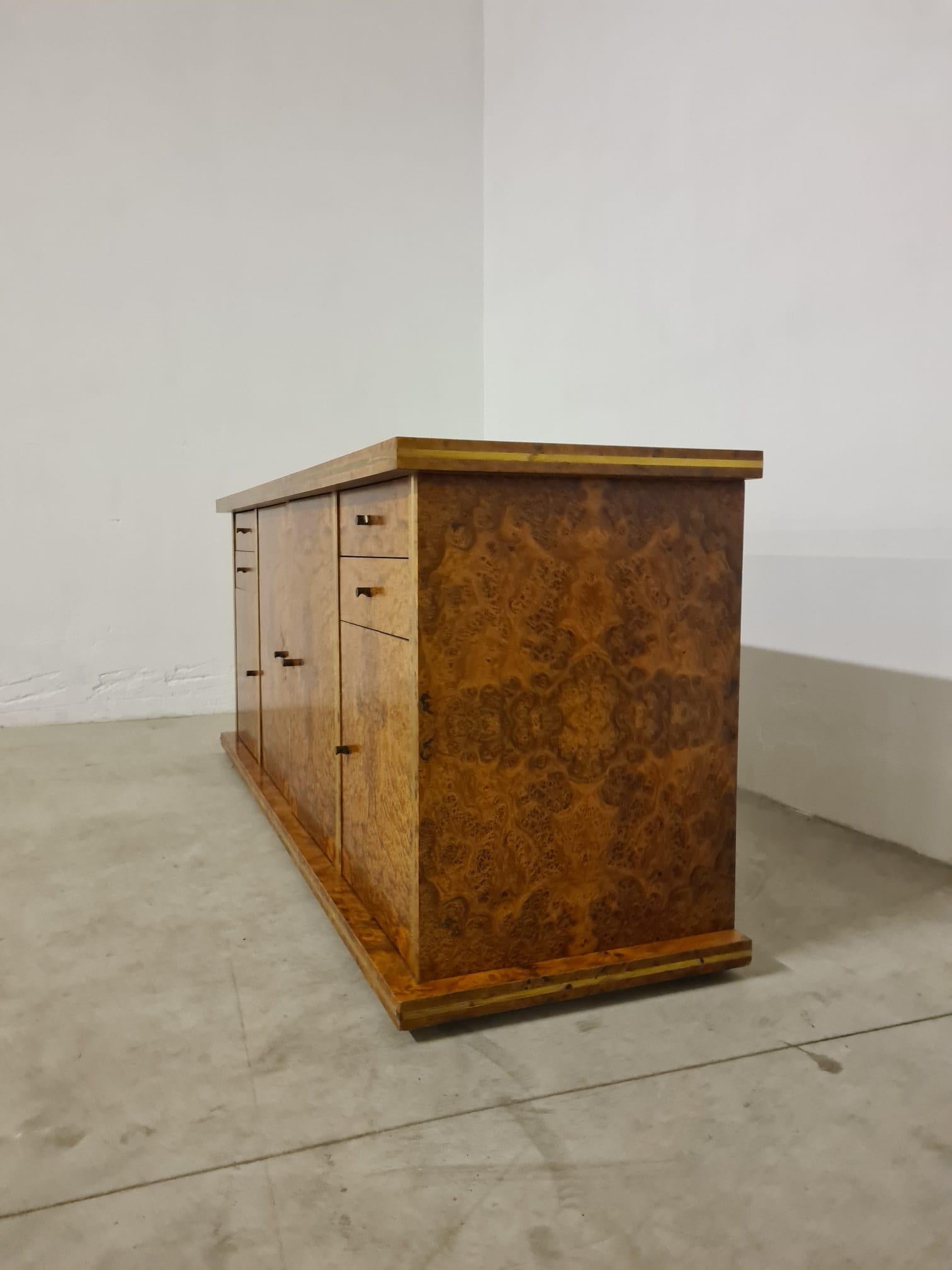 Sideboard aus Bruyèreholz und Messing, 1970er Jahre, italienische Herstellung 5