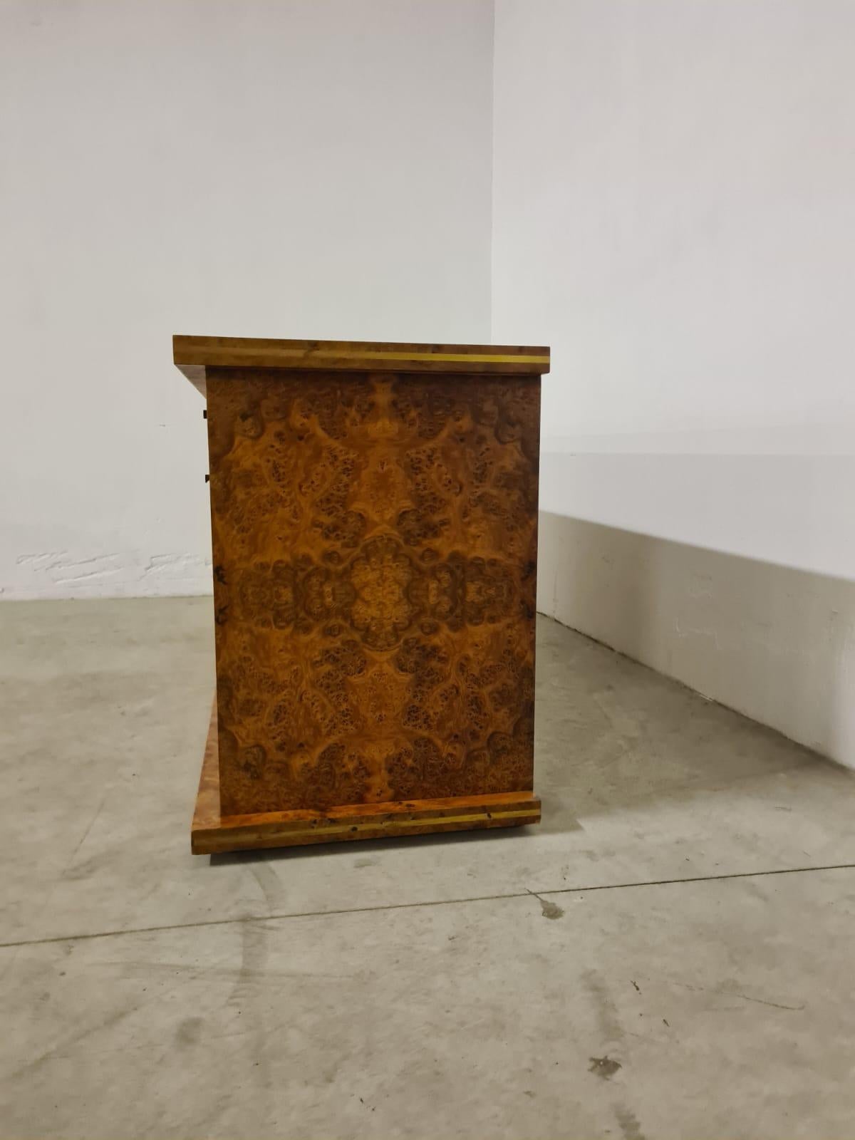 Sideboard aus Bruyèreholz und Messing, 1970er Jahre, italienische Herstellung 6