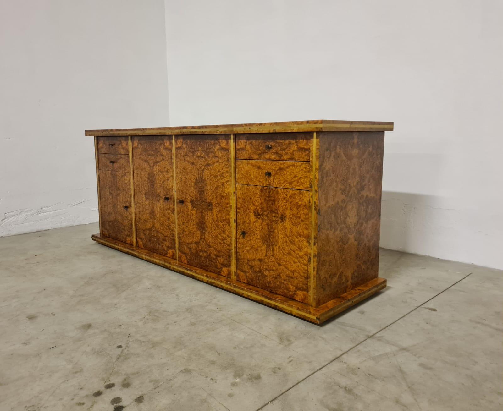 Sideboard aus Bruyèreholz und Messing, 1970er Jahre, italienische Herstellung 9