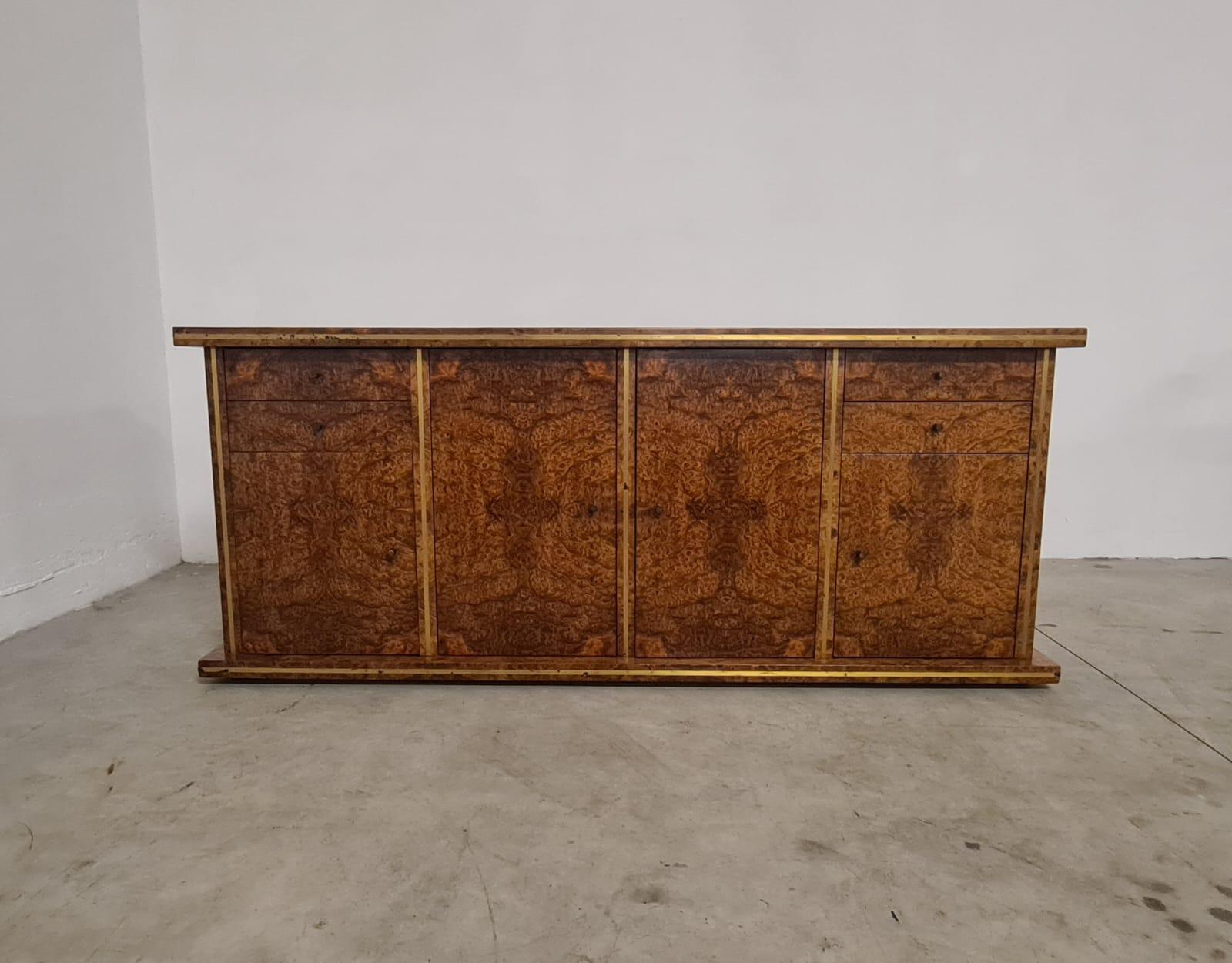 Sideboard aus Bruyèreholz und Messing, 1970er Jahre, italienische Herstellung 11