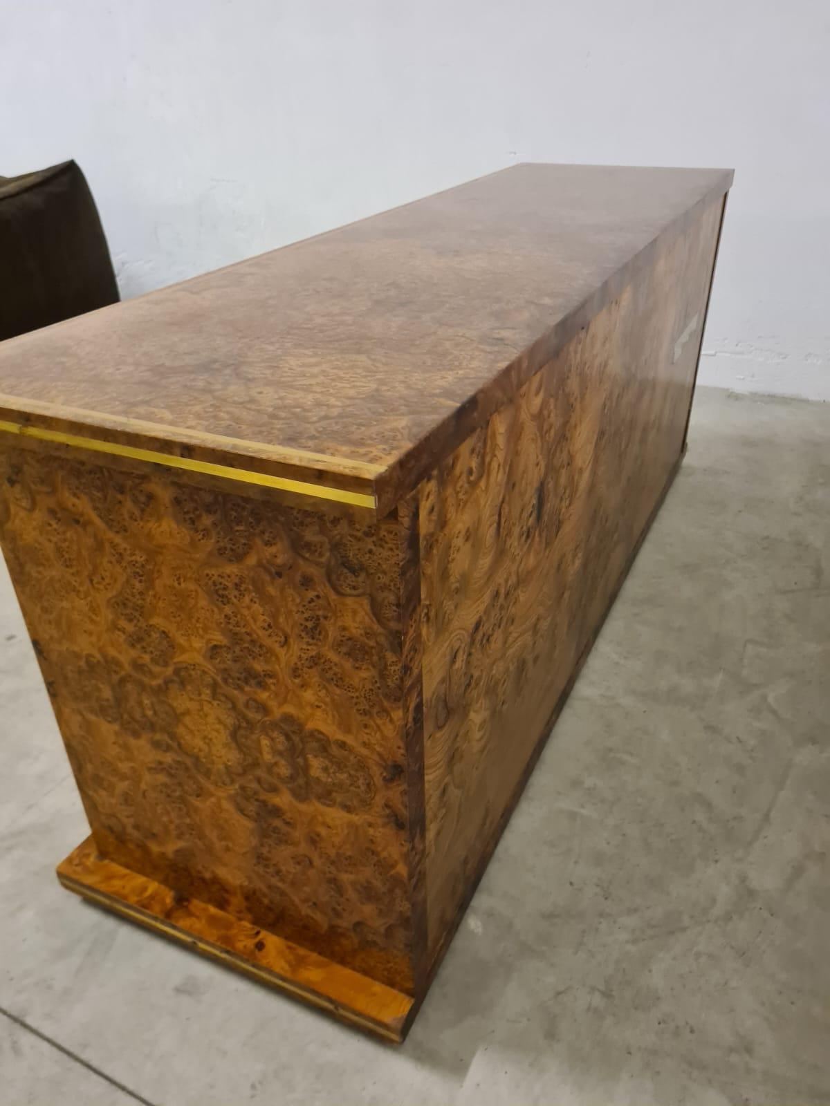 Sideboard aus Bruyèreholz und Messing, 1970er Jahre, italienische Herstellung 2