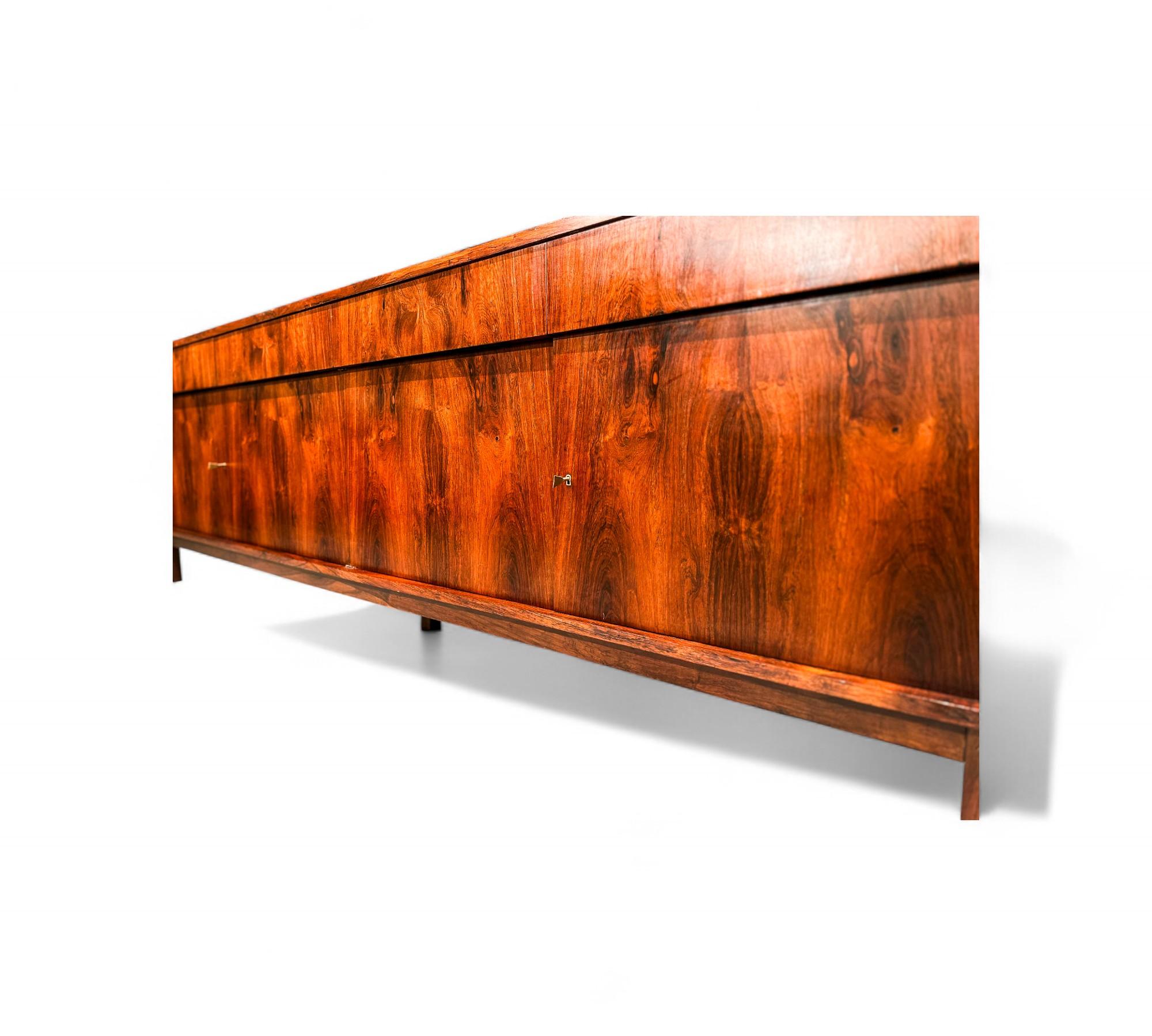 Anrichte aus Palisanderholz, Celina, 1960er Jahre  - Los 707A (Brasilianisch) im Angebot