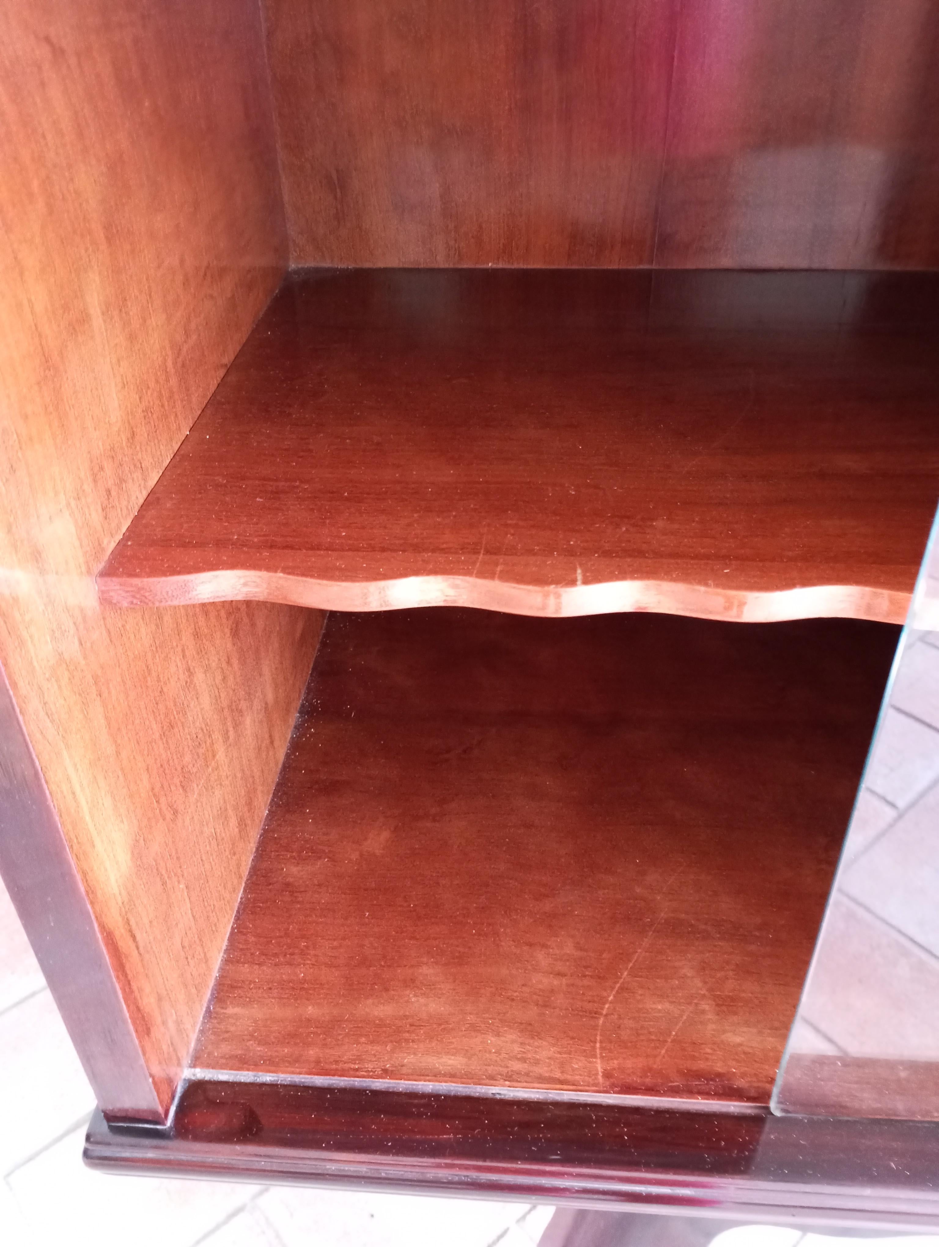 Italian oak sideboard with sliding glass doors. For Sale 8