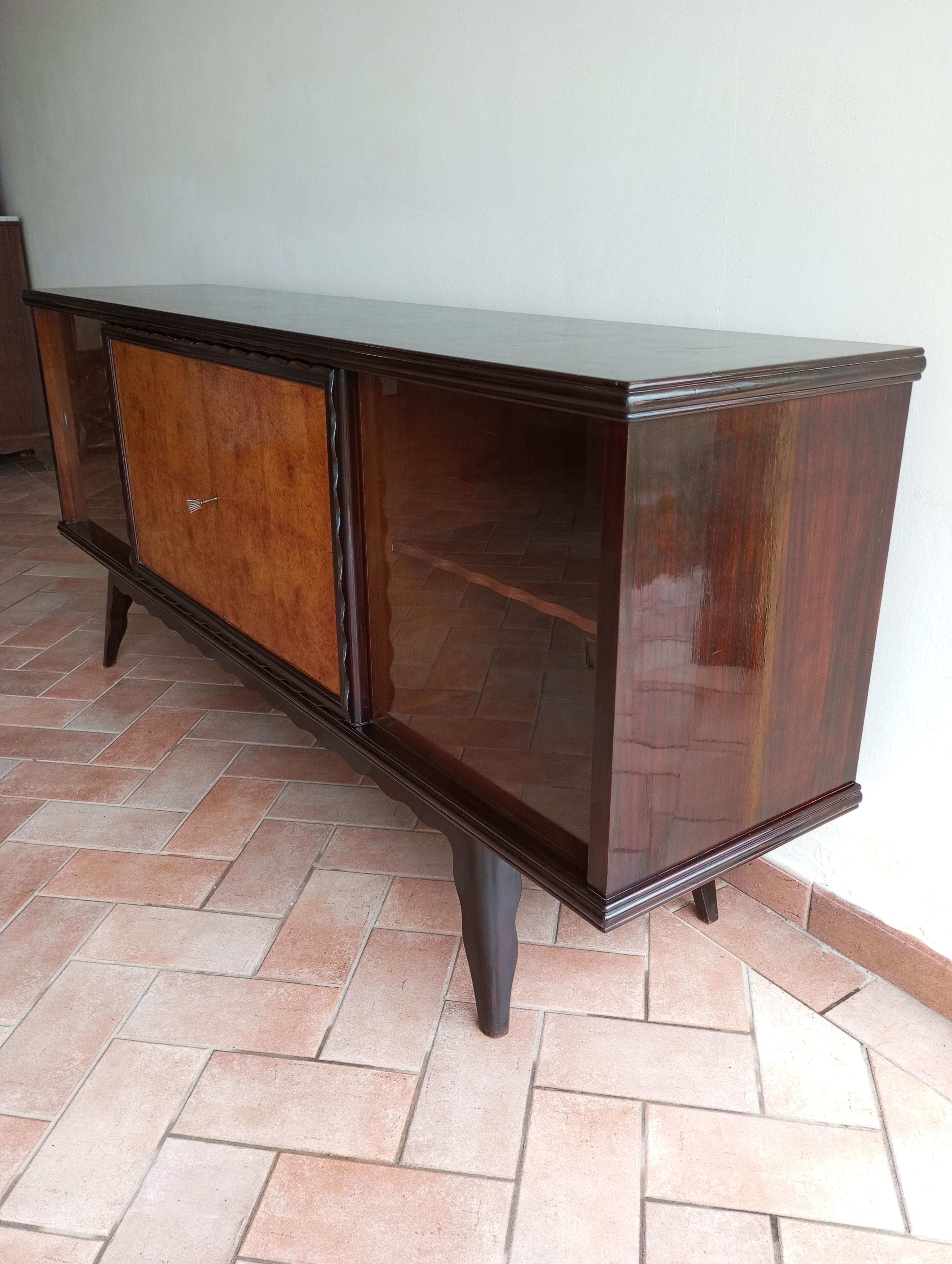 Italian oak sideboard with sliding glass doors. For Sale 4