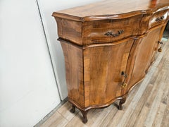Credenza in stile Barocco in noce con quattro ante e quattro cassetti, 1960