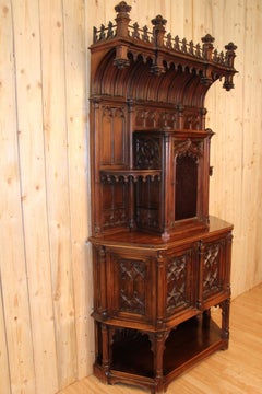 Credenza in Walnut 19th Flamboyant Neo-Gothic