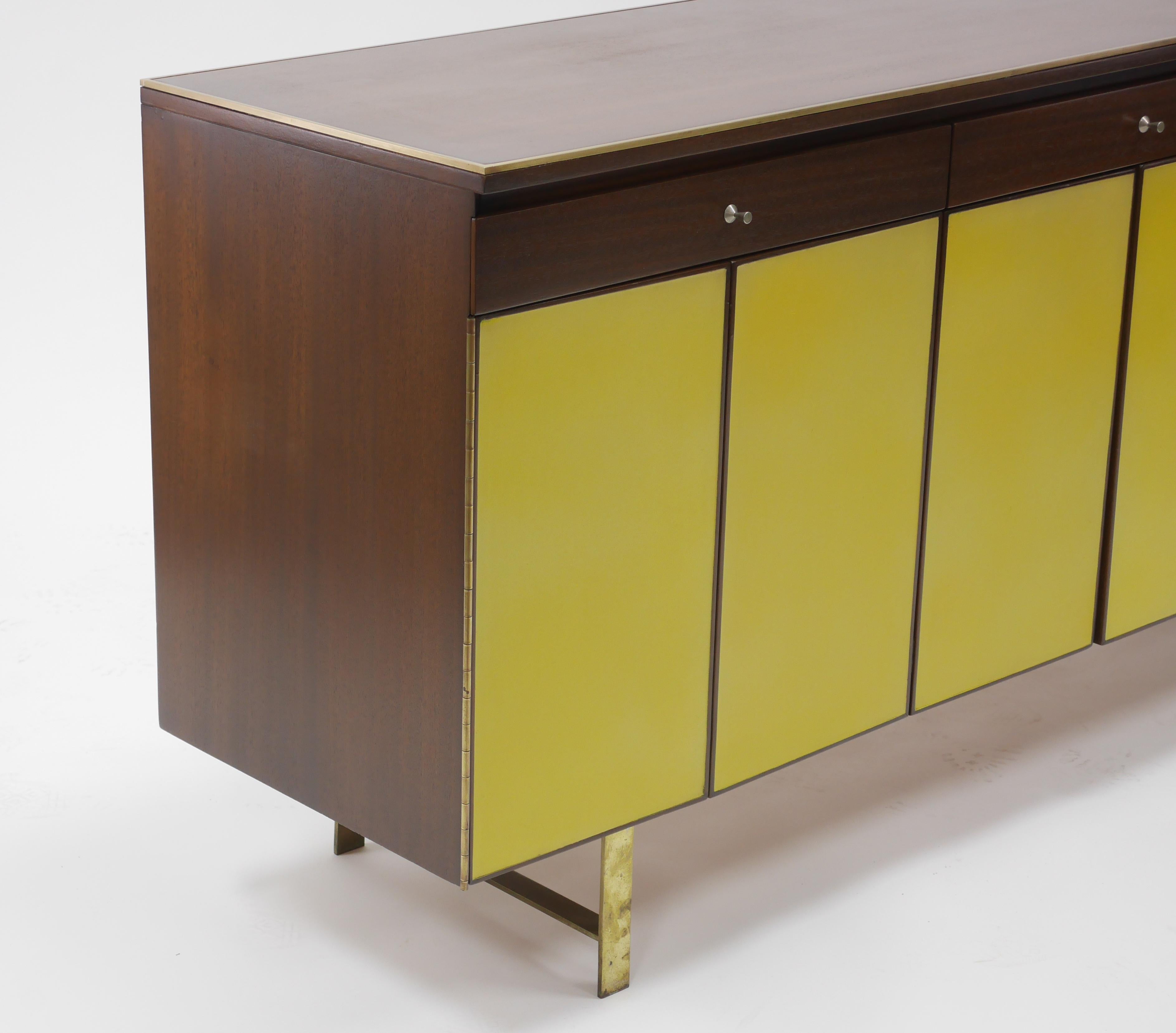 Credenza in Yellow leather and Mahogany by Paul McCobb for Calvin For Sale 1