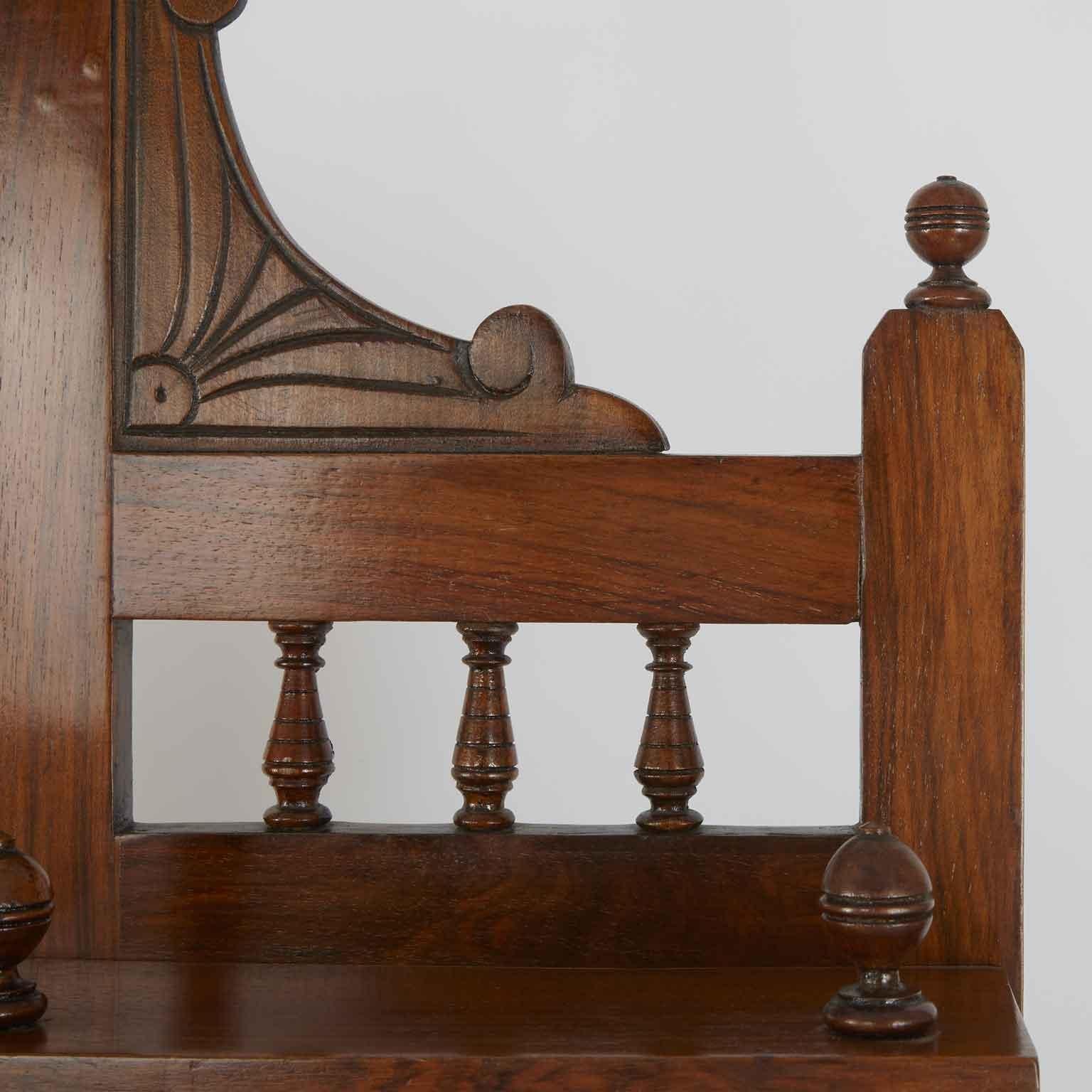 British Credenza Inglese a Due Ante con Specchio Piccole mensole e Cassetto inizio 1900 in vendita
