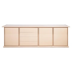 Lackiertes Sideboard mit Messingdetails, 1980er Jahre.