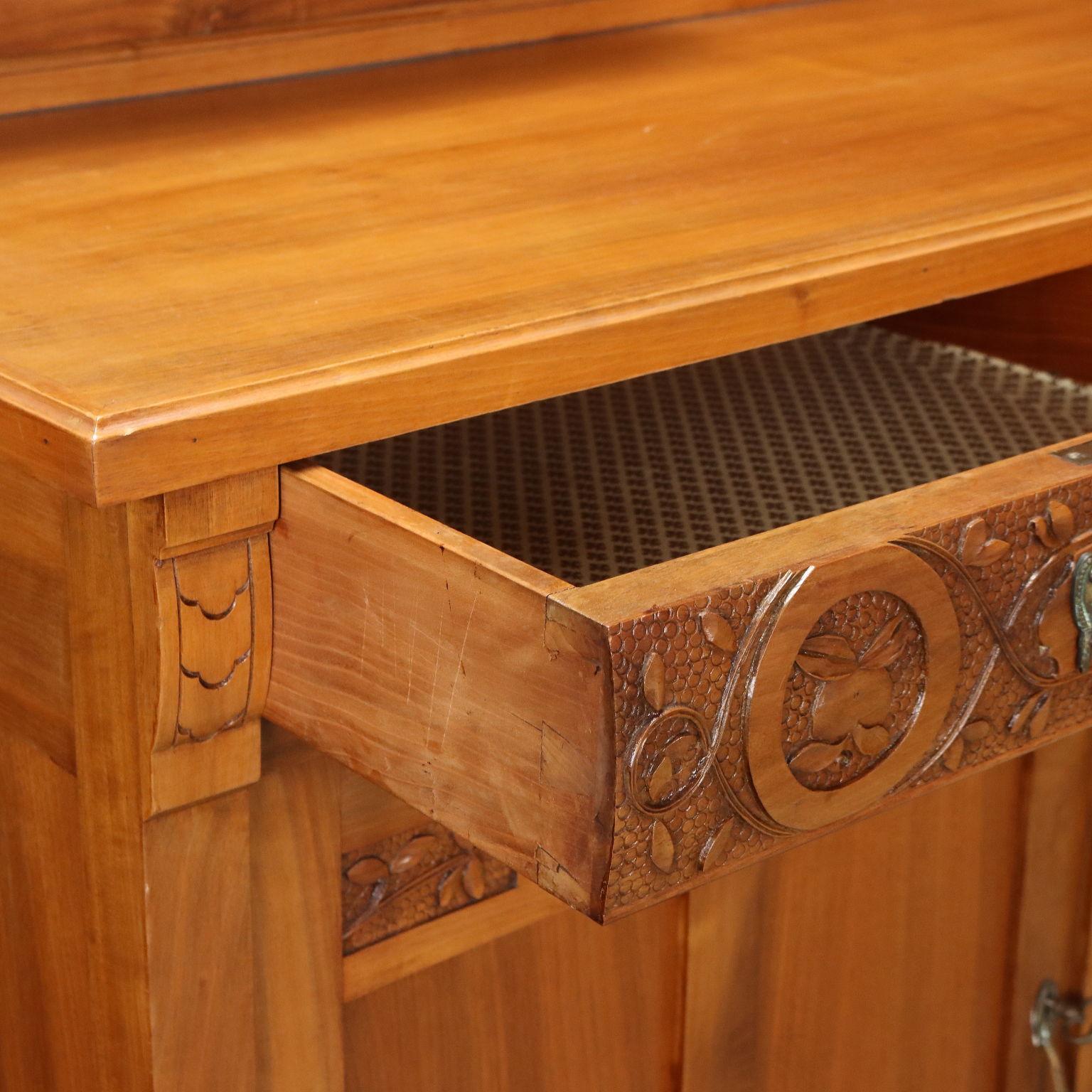 XIX secolo Credenza Liberty in Ciliegio Italia Fine XIX Secolo
