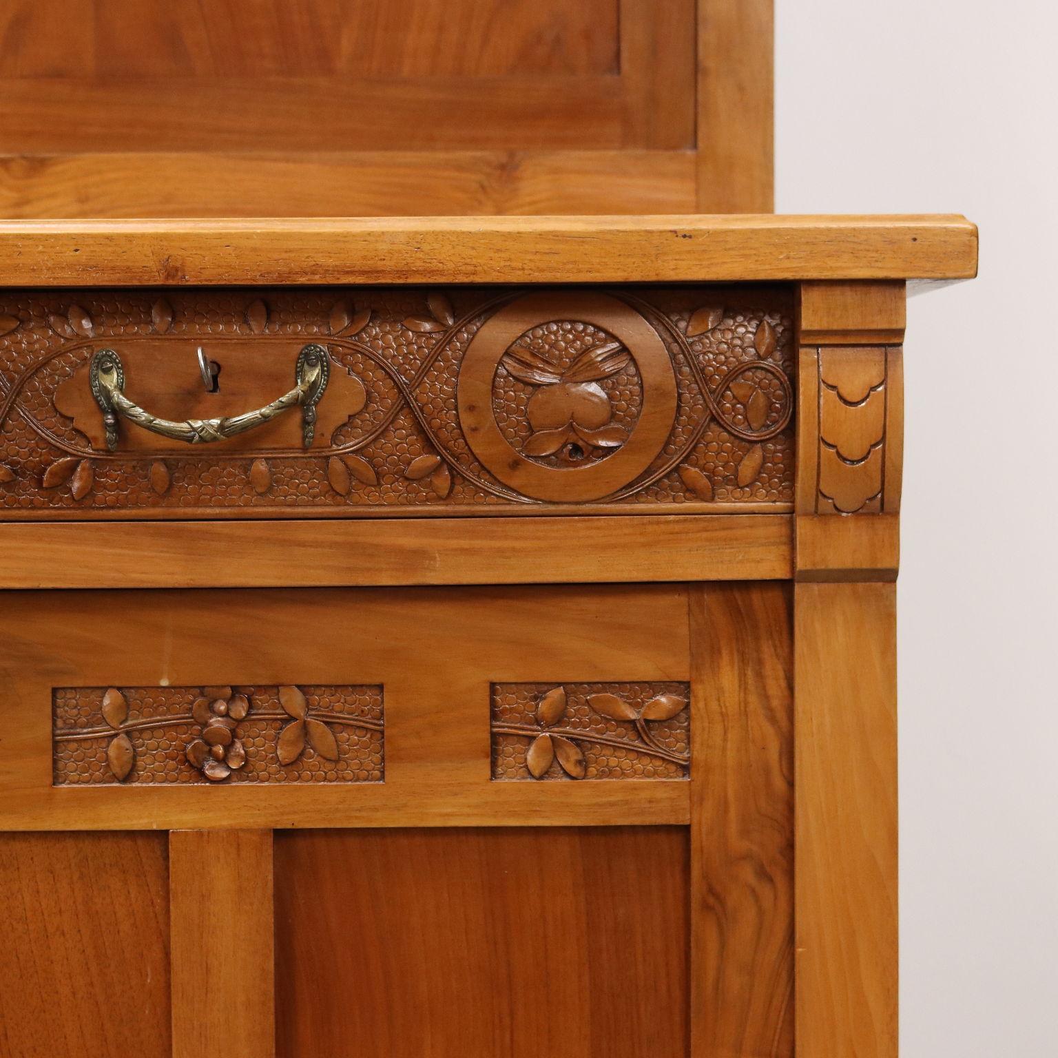 Credenza Liberty in Ciliegio Italia Fine XIX Secolo 1