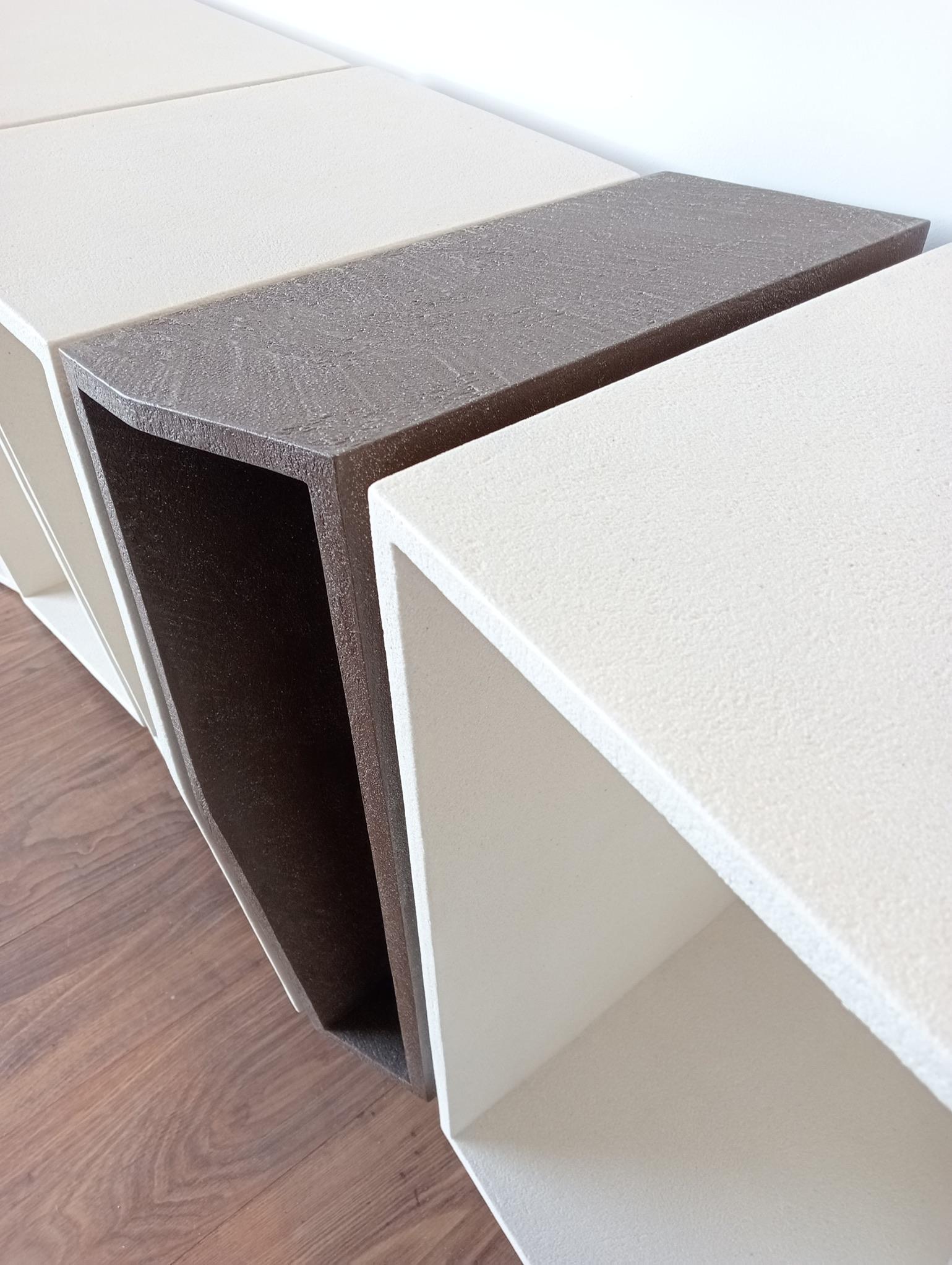 Aparador Mia Diseño italiano moderno Escultura de madera y resina hecha a mano en venta 3