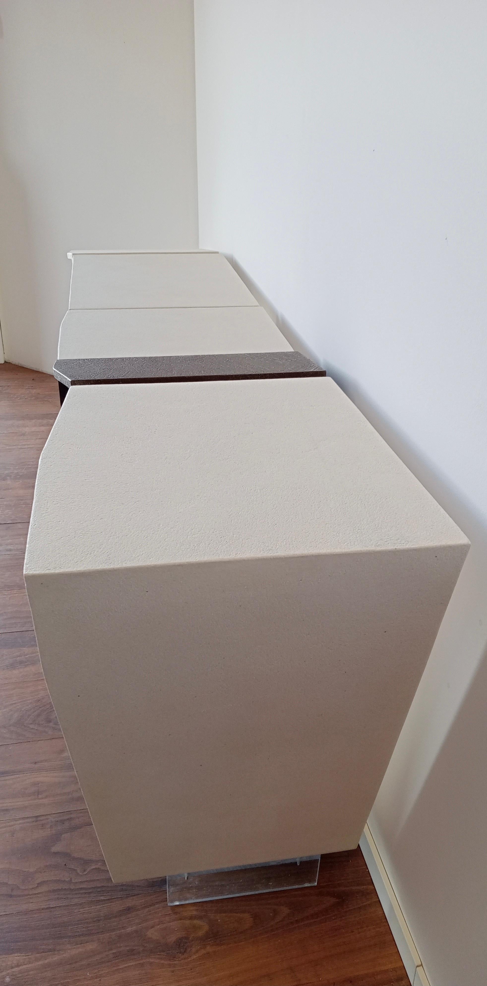 Aparador Mia Diseño italiano moderno Escultura de madera y resina hecha a mano en venta 4