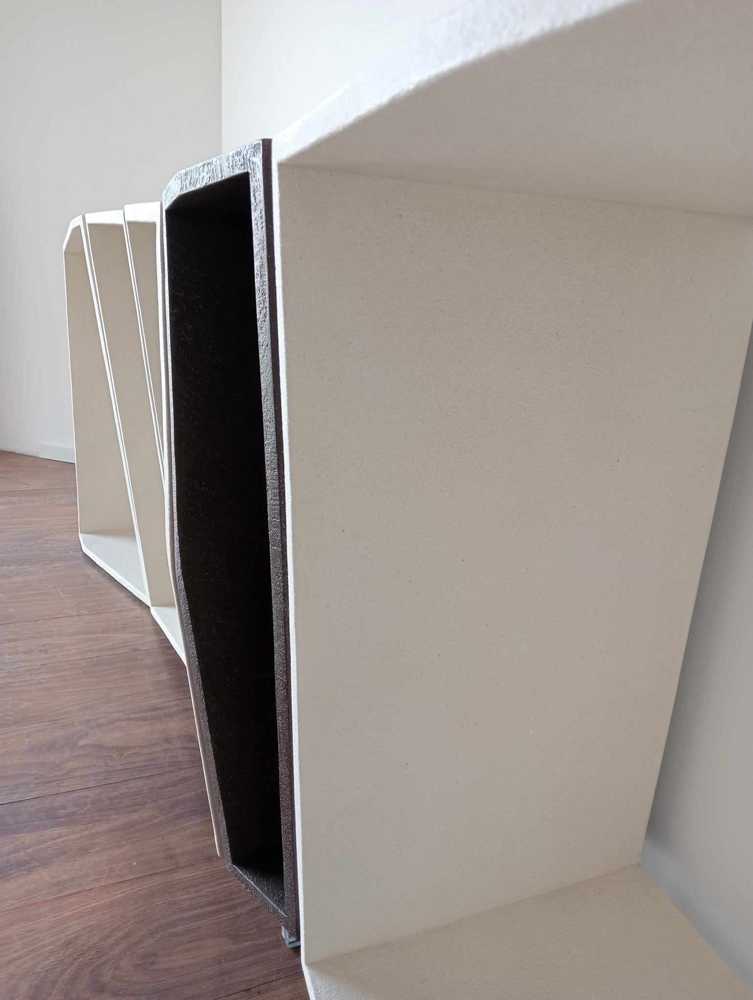Aparador Mia Diseño italiano moderno Escultura de madera y resina hecha a mano en venta 9