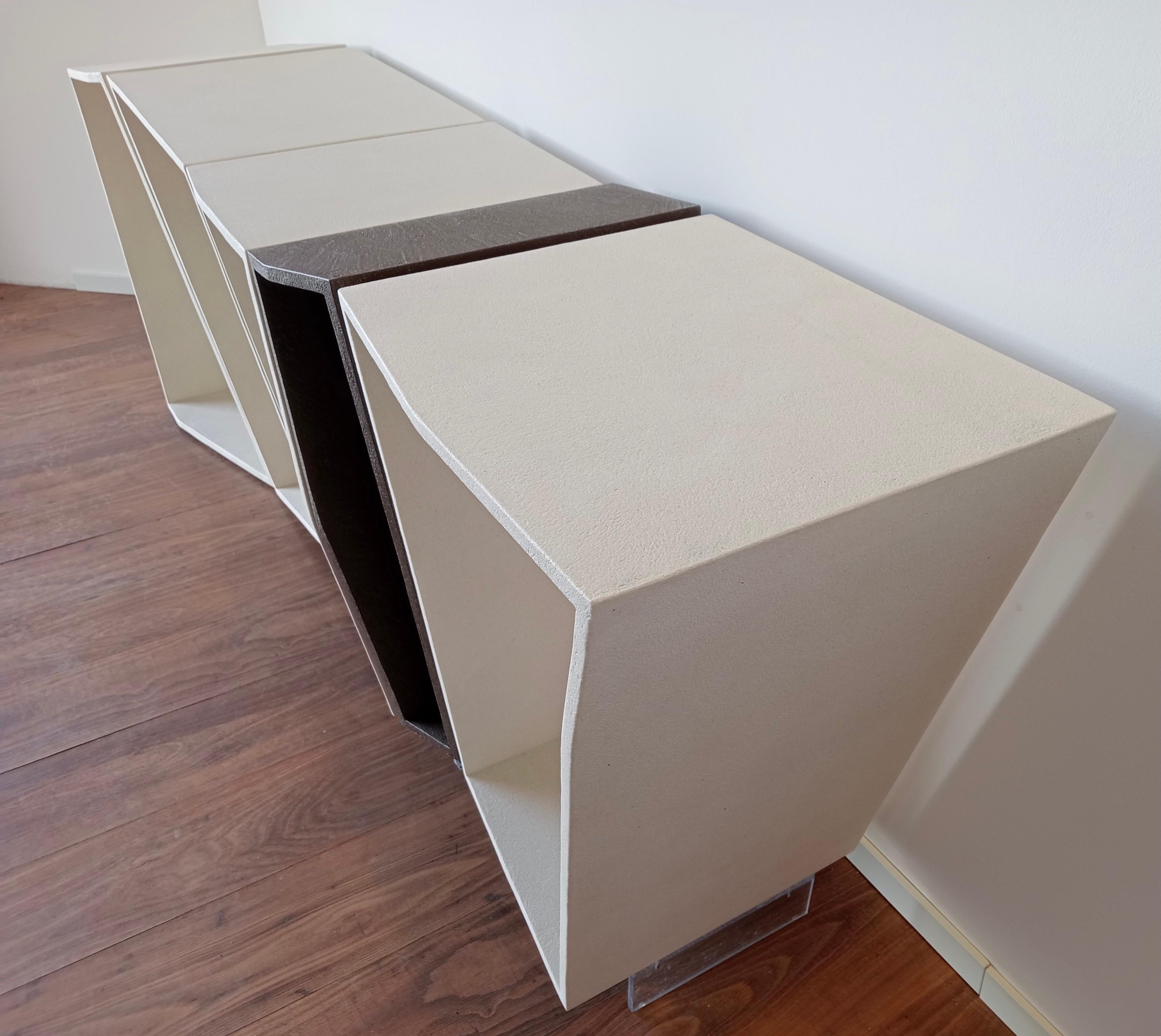 Aparador Mia Diseño italiano moderno Escultura de madera y resina hecha a mano en venta 1