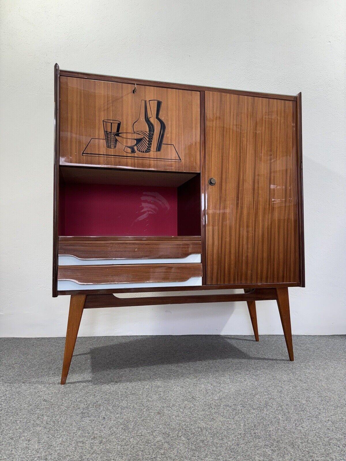 Mid-Century Scandinavian Style Sideboard Modern Design 1950's.

All-wood frame, glass top, retractable bar top.

The item is in excellent conservative condition, there is no aesthetic or structural defect and important the report, only slight and